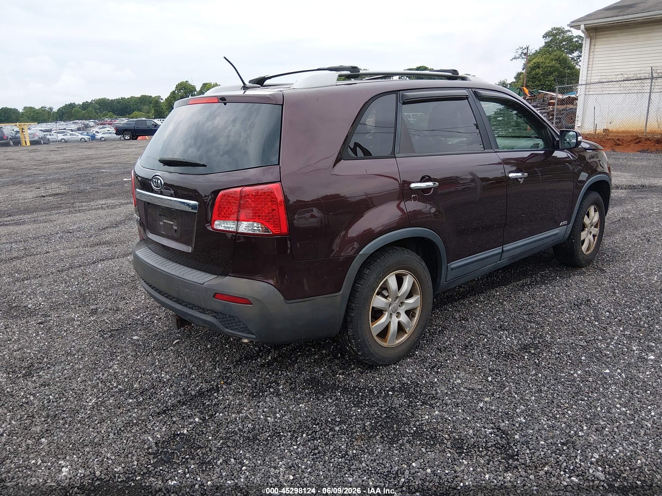 2012 Kia Sorento Lx Burgundy vin: 5XYKTDA60CG271794