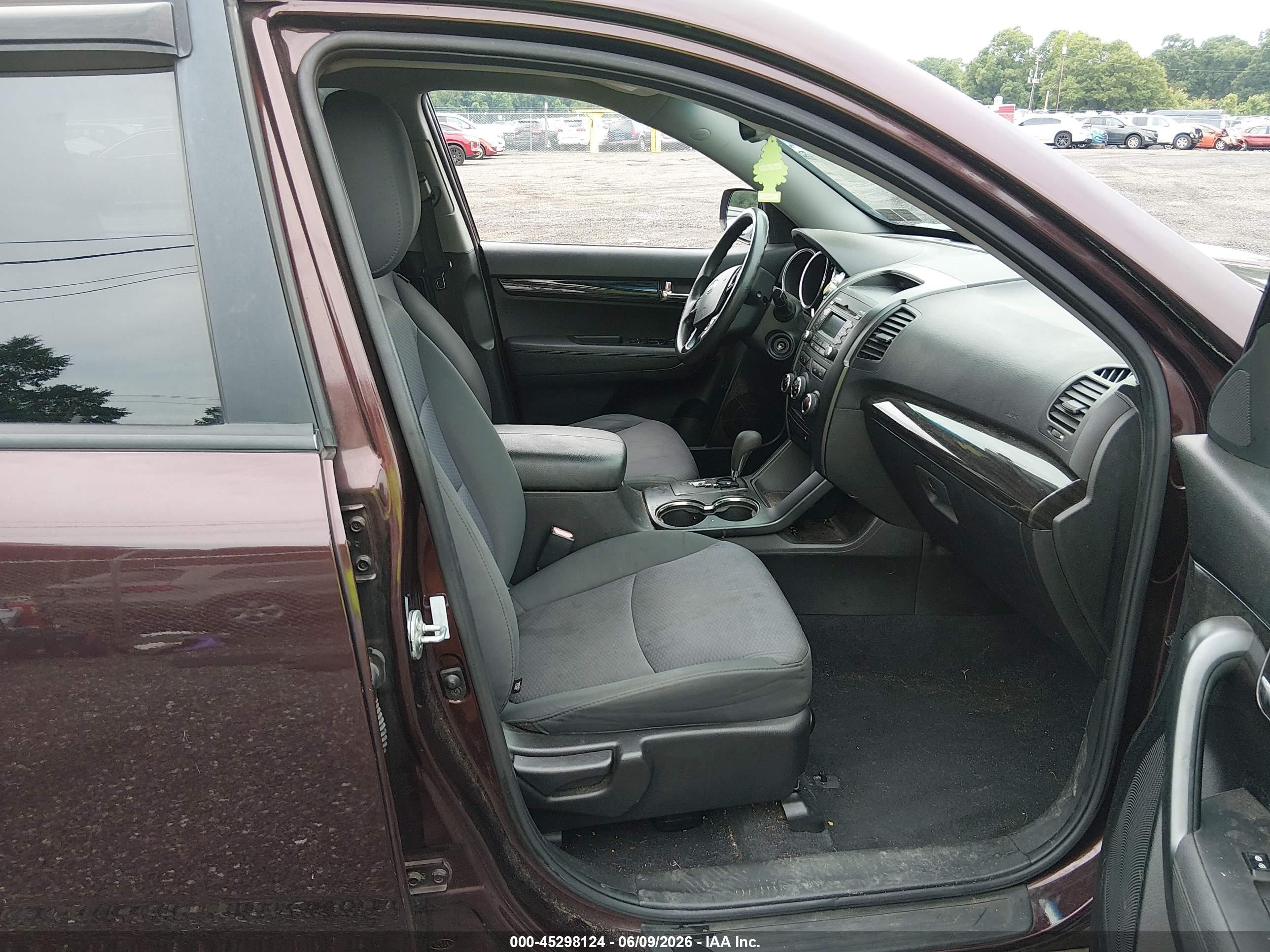 2012 Kia Sorento Lx Burgundy vin: 5XYKTDA60CG271794