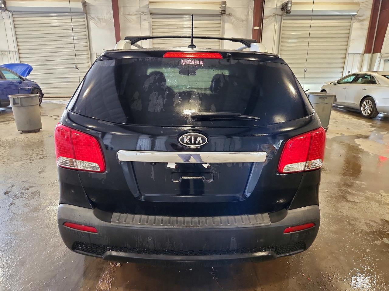 2013 Kia Sorento Lx Черный vin: 5XYKTDA60DG405429