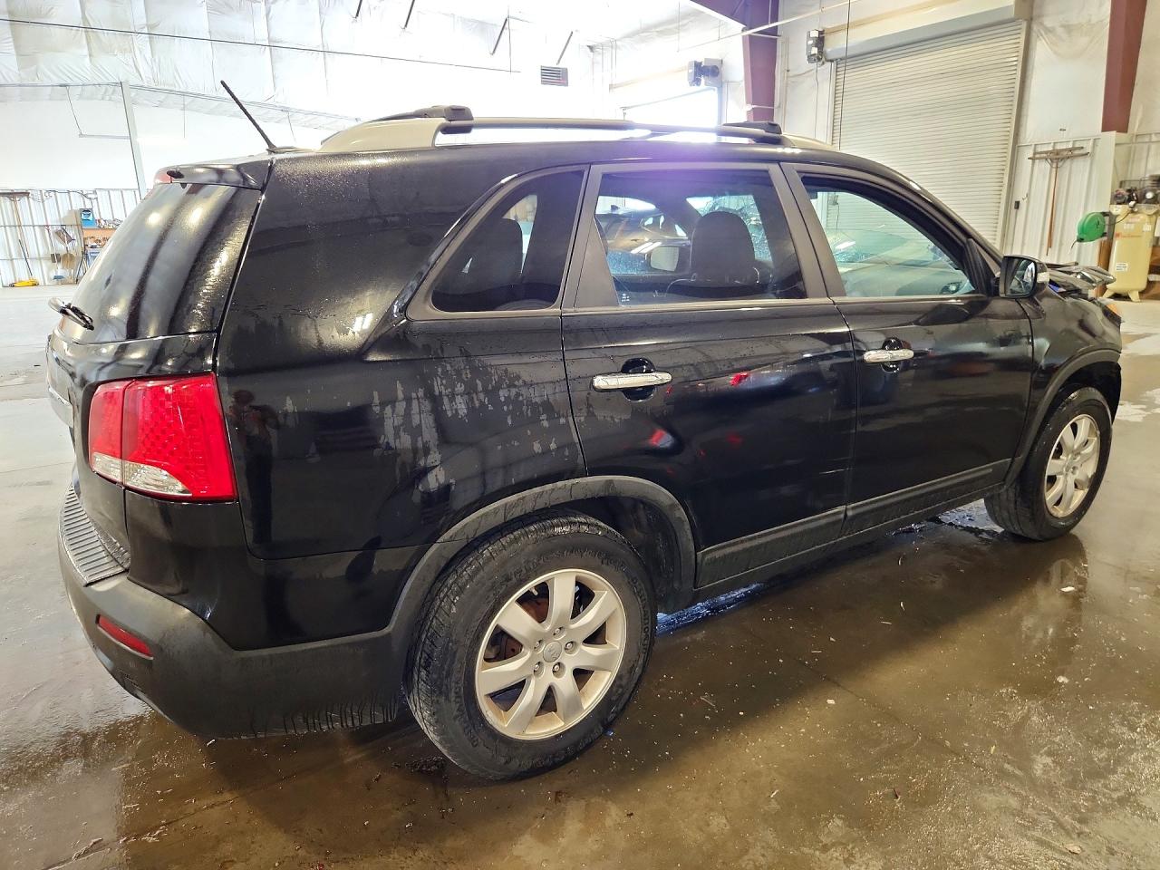 2013 Kia Sorento Lx Черный vin: 5XYKTDA60DG405429
