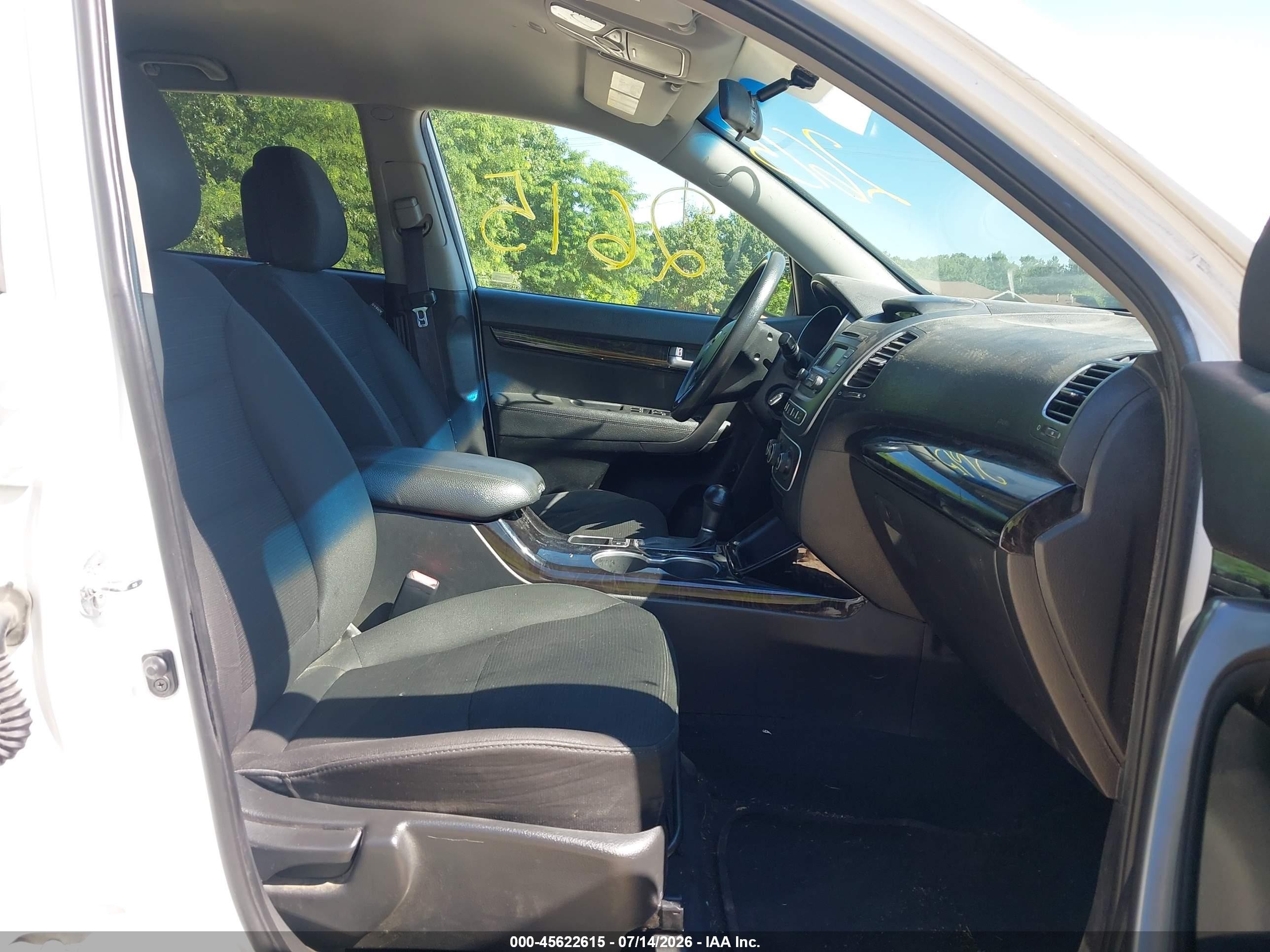 2014 Kia Sorento Lx White vin: 5XYKTDA60EG421454