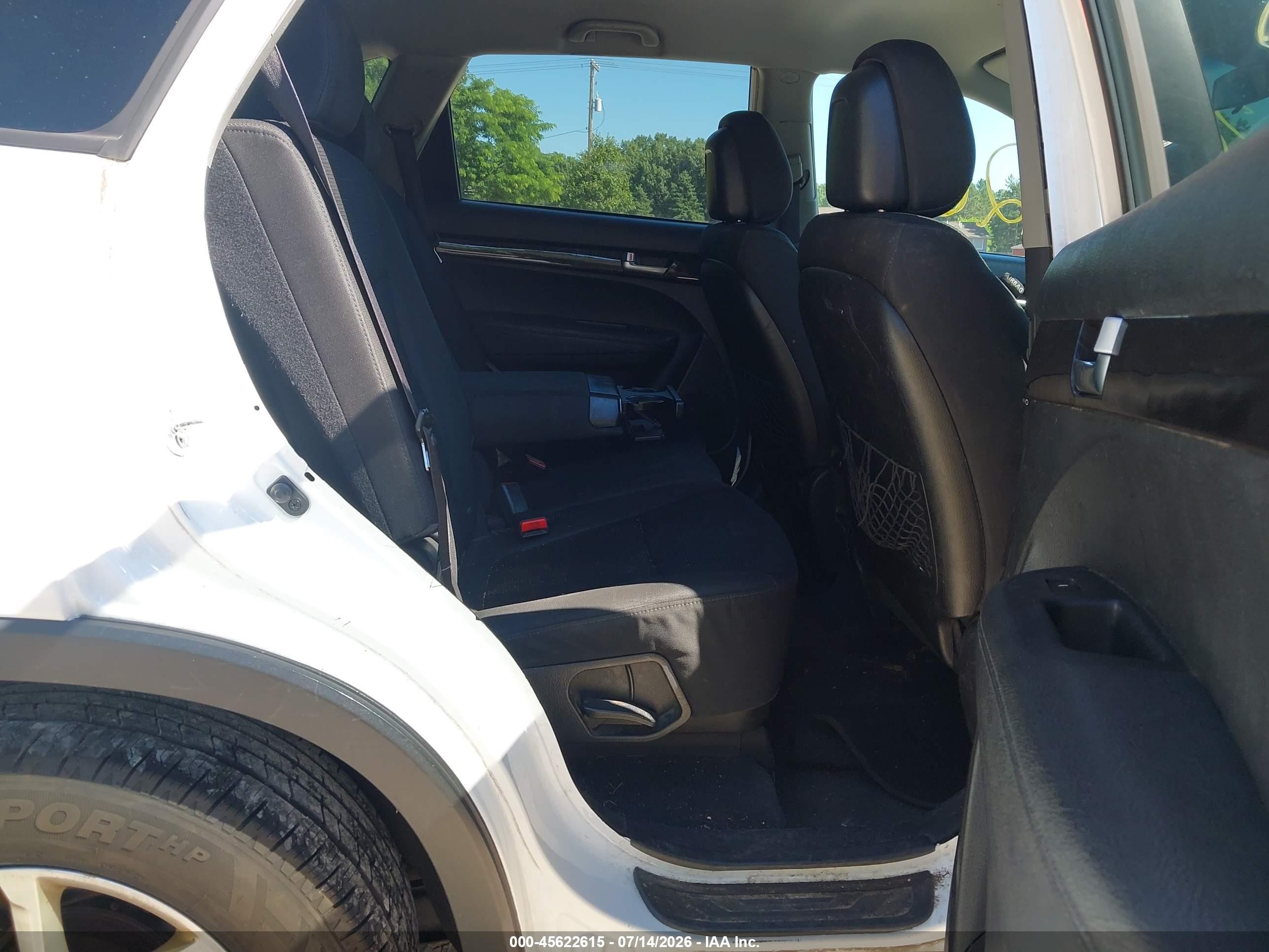 2014 Kia Sorento Lx White vin: 5XYKTDA60EG421454