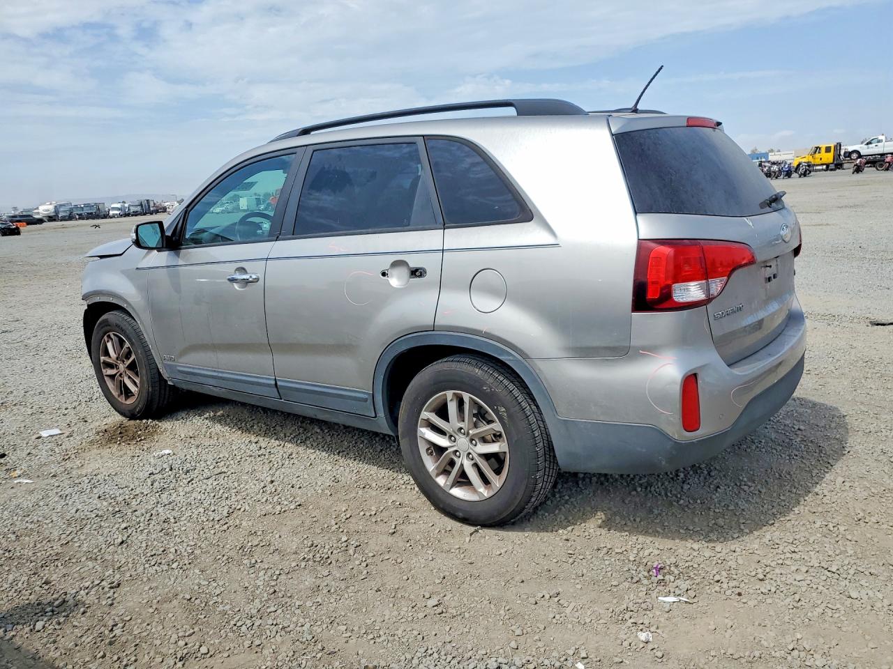 2015 Kia Sorento Lx Silver vin: 5XYKTDA60FG557925