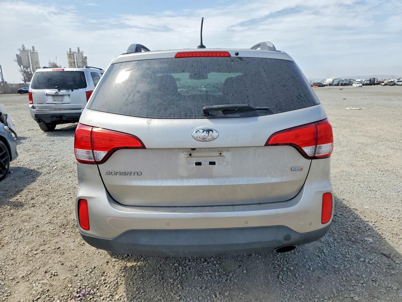 2015 Kia Sorento Lx Silver vin: 5XYKTDA60FG557925