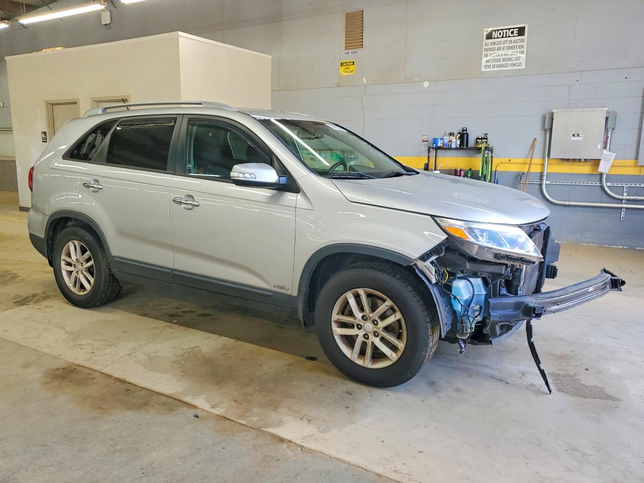 2015 Kia Sorento Lx Silver vin: 5XYKTDA60FG616987