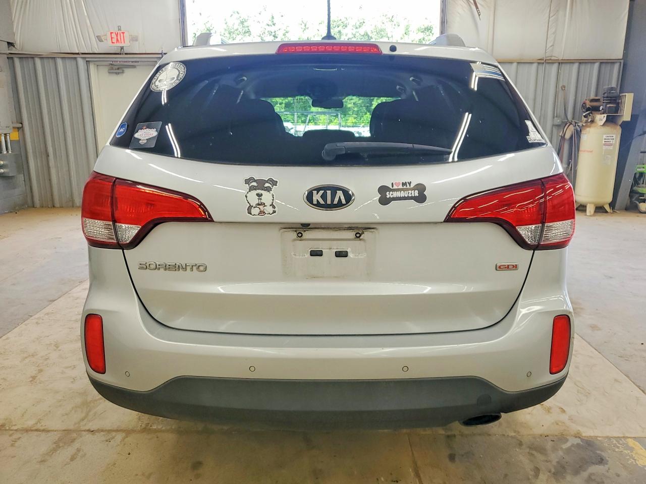 2015 Kia Sorento Lx Silver vin: 5XYKTDA60FG616987