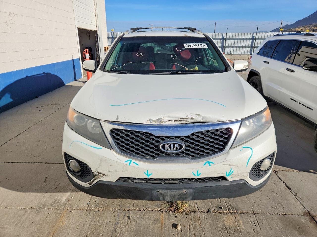2012 Kia Sorento Lx White vin: 5XYKTDA61CG256463
