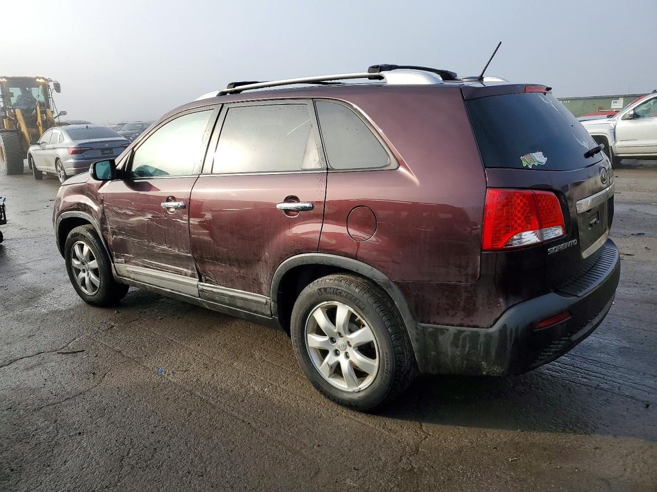 2012 Kia Sorento Base Maroon vin: 5XYKTDA61CG299104