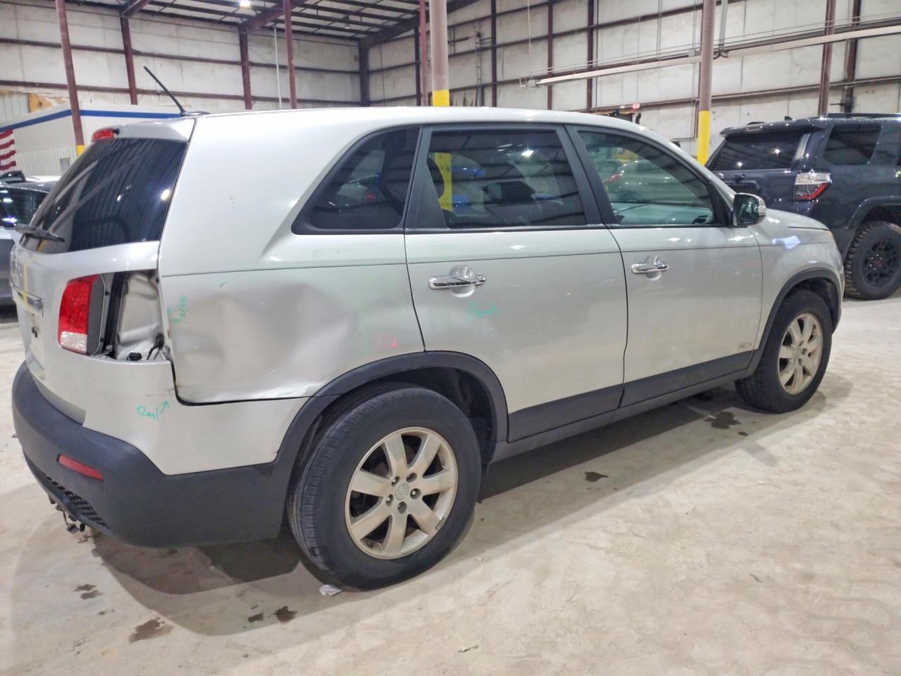 2013 Kia Sorento Lx Silver vin: 5XYKTDA61DG370951