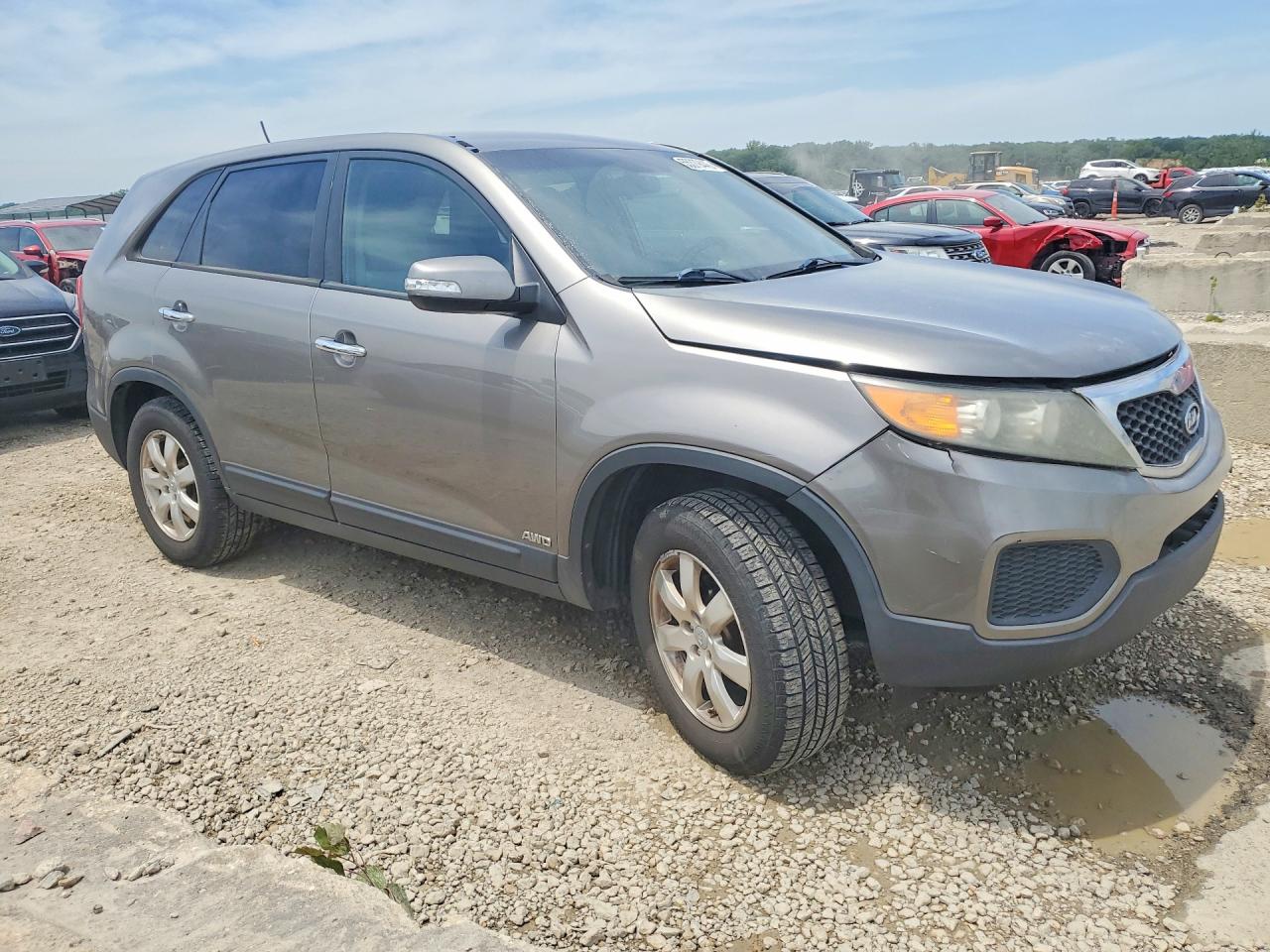 2012 Kia Sorento Lx Серый vin: 5XYKTDA62CG231782