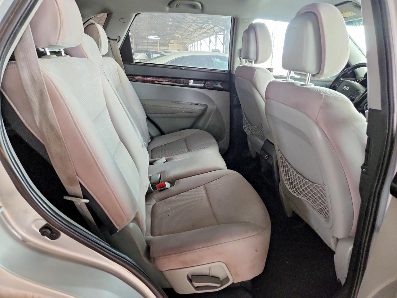 2014 Kia Sorento Lx Silver vin: 5XYKTDA62EG433783