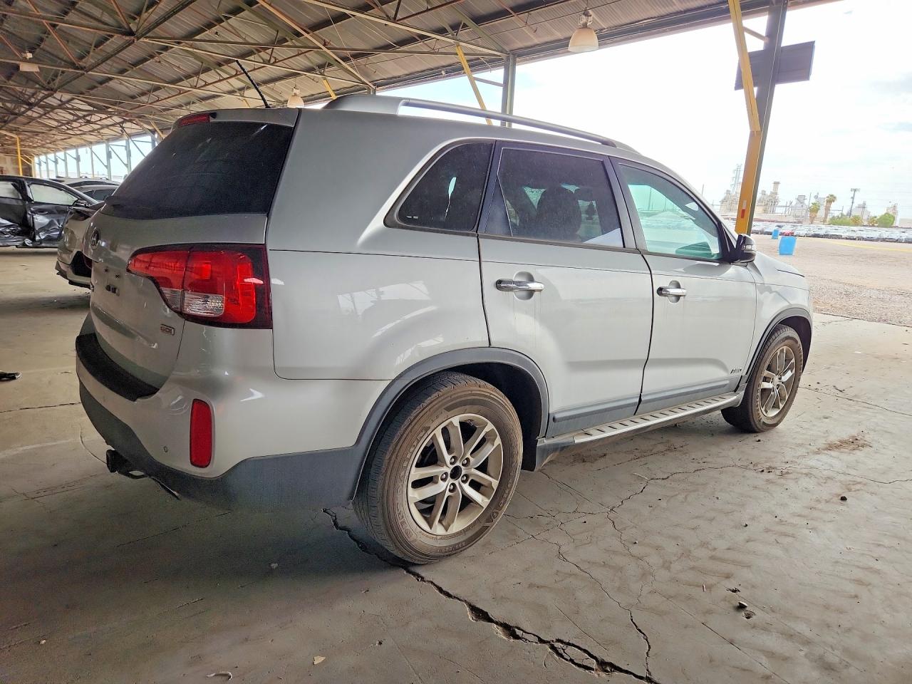 2014 Kia Sorento Lx Silver vin: 5XYKTDA62EG433783