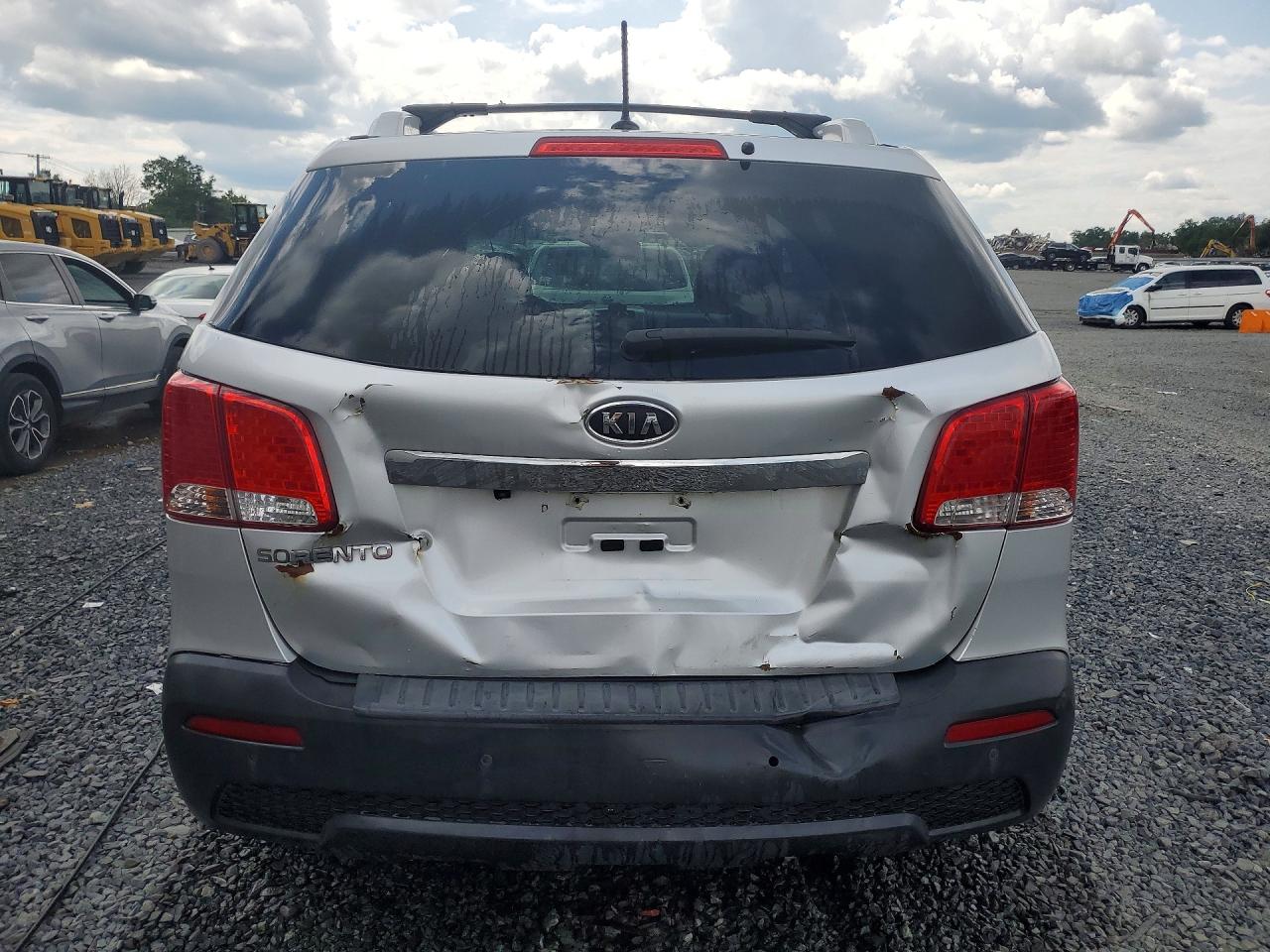 2012 Kia Sorento Lx Silver vin: 5XYKTDA63CG196850