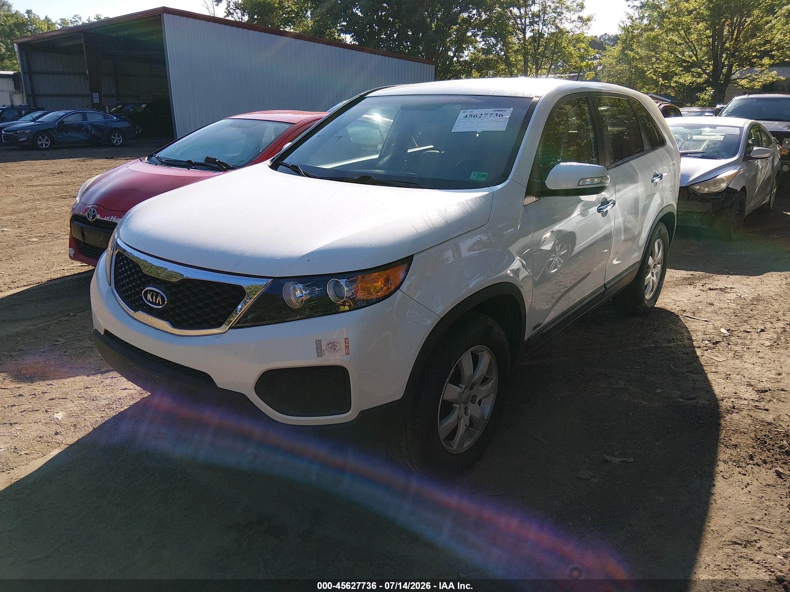 2013 Kia Sorento Lx Белый vin: 5XYKTDA63DG376797