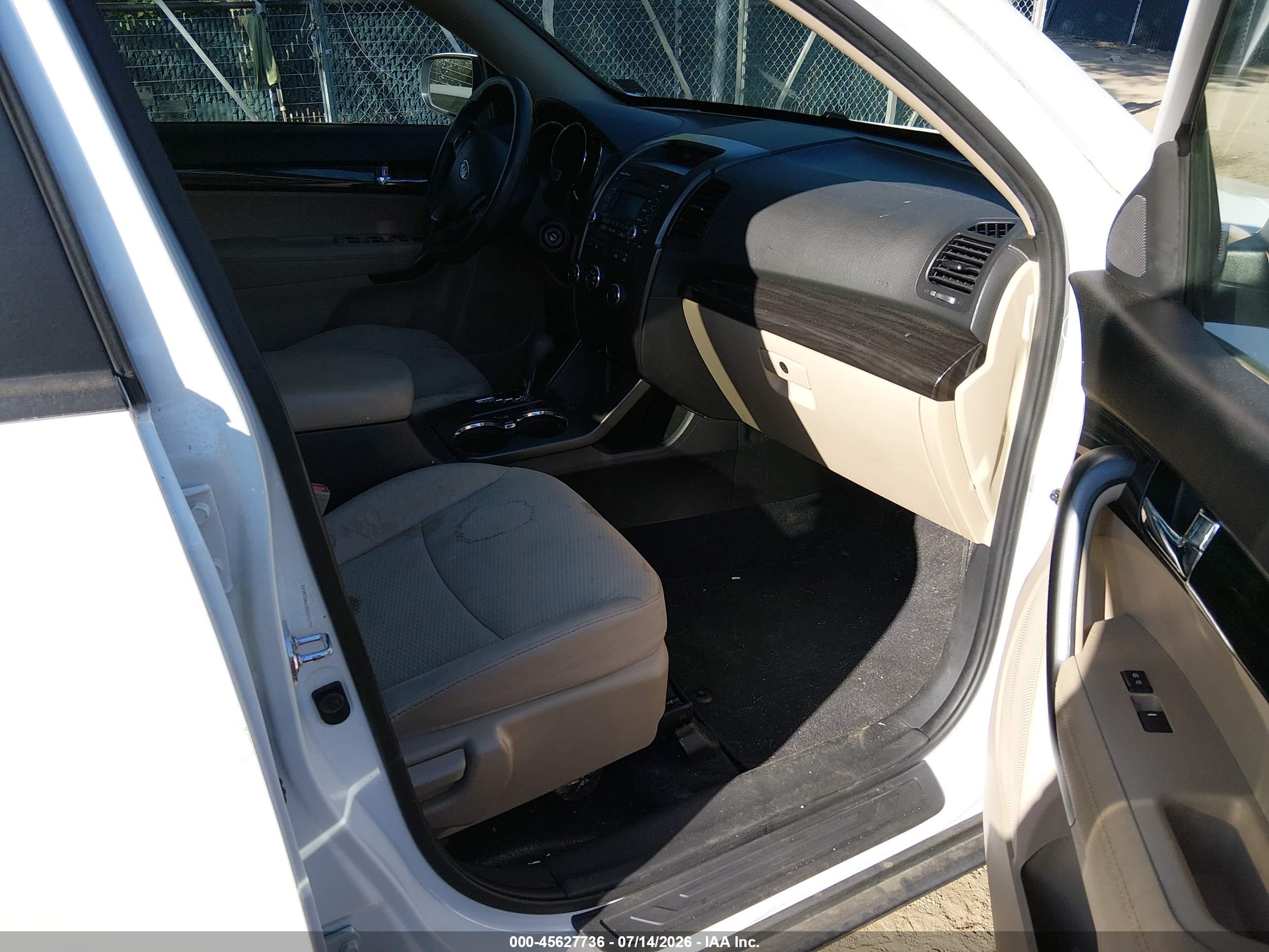 2013 Kia Sorento Lx Белый vin: 5XYKTDA63DG376797
