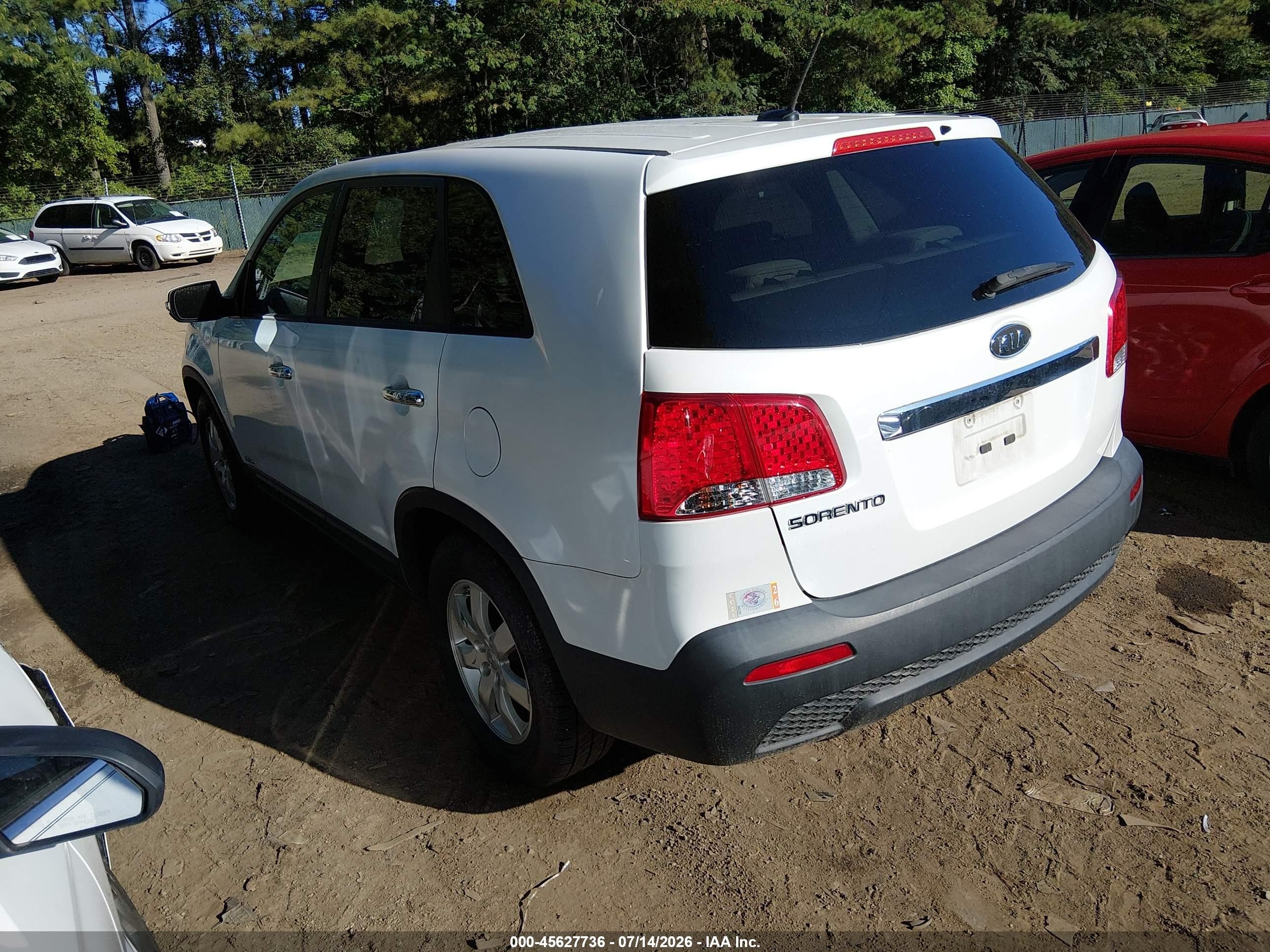 2013 Kia Sorento Lx Белый vin: 5XYKTDA63DG376797