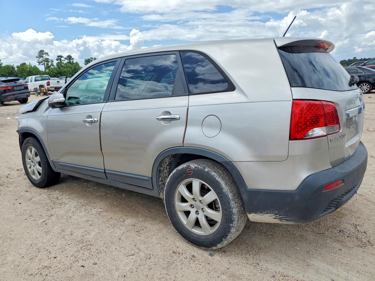 2013 Kia Sorento Lx Silver vin: 5XYKTDA63DG406347