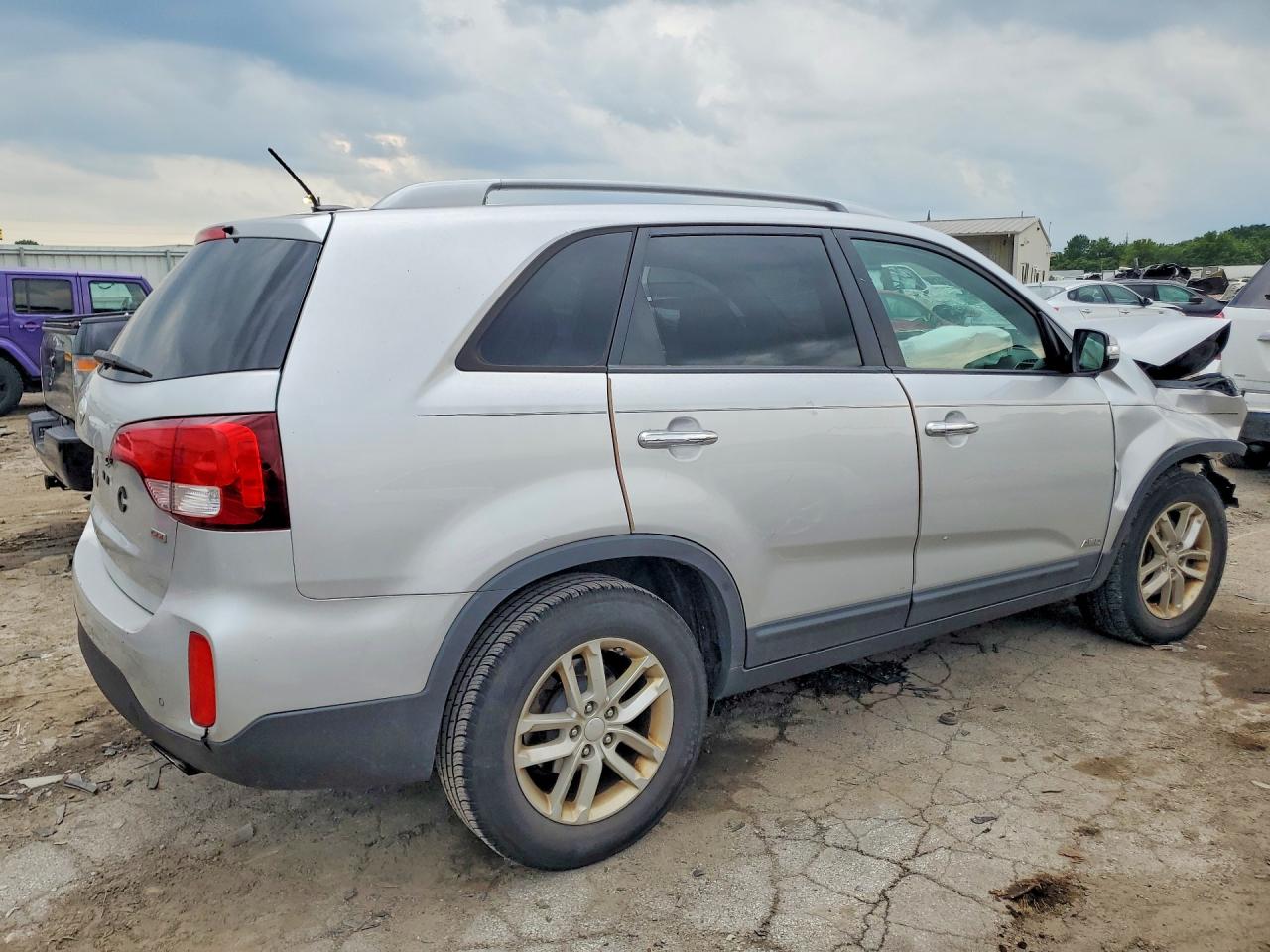 2015 Kia Sorento Lx Silver vin: 5XYKTDA63FG560494