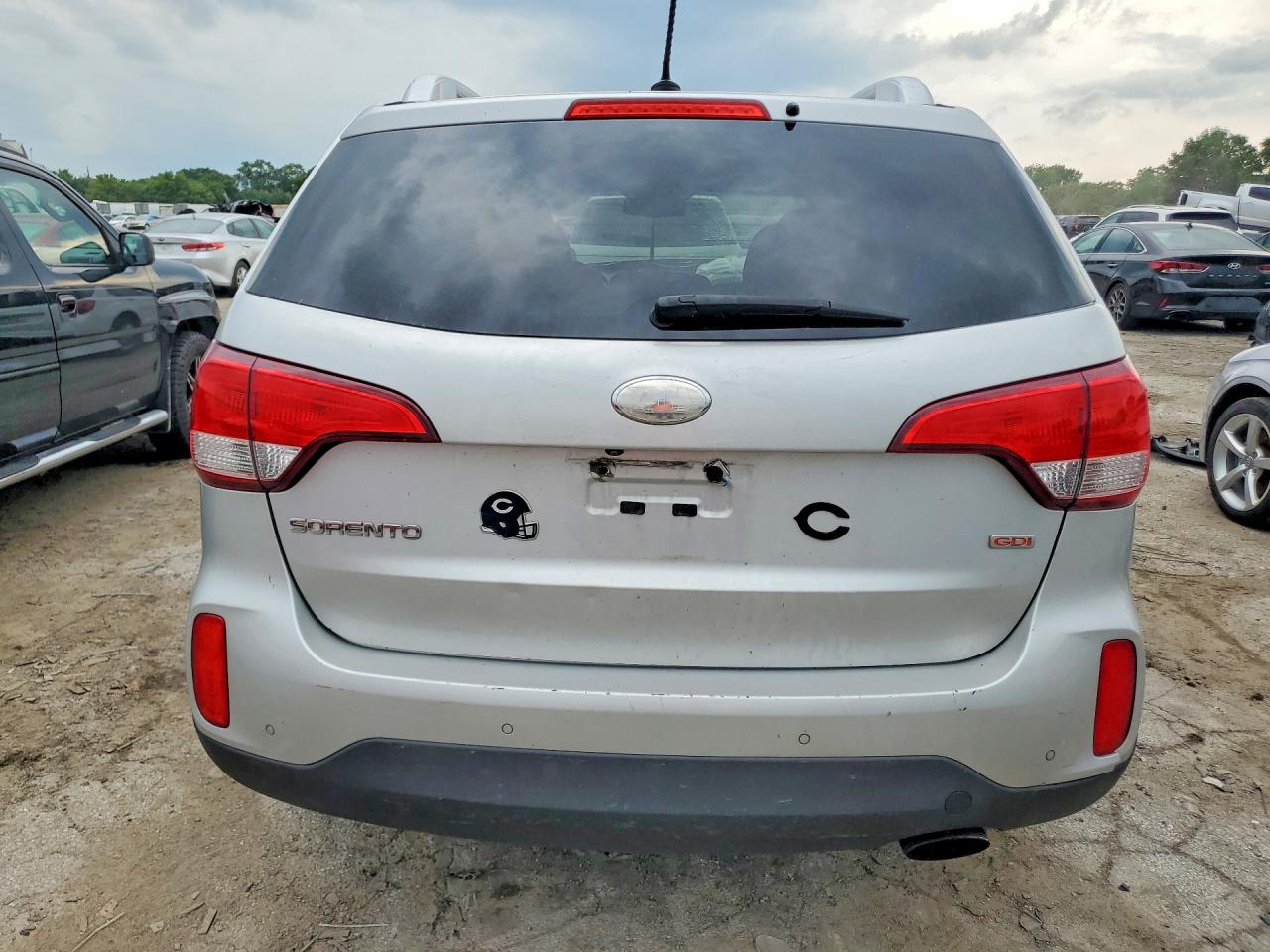 2015 Kia Sorento Lx Silver vin: 5XYKTDA63FG560494