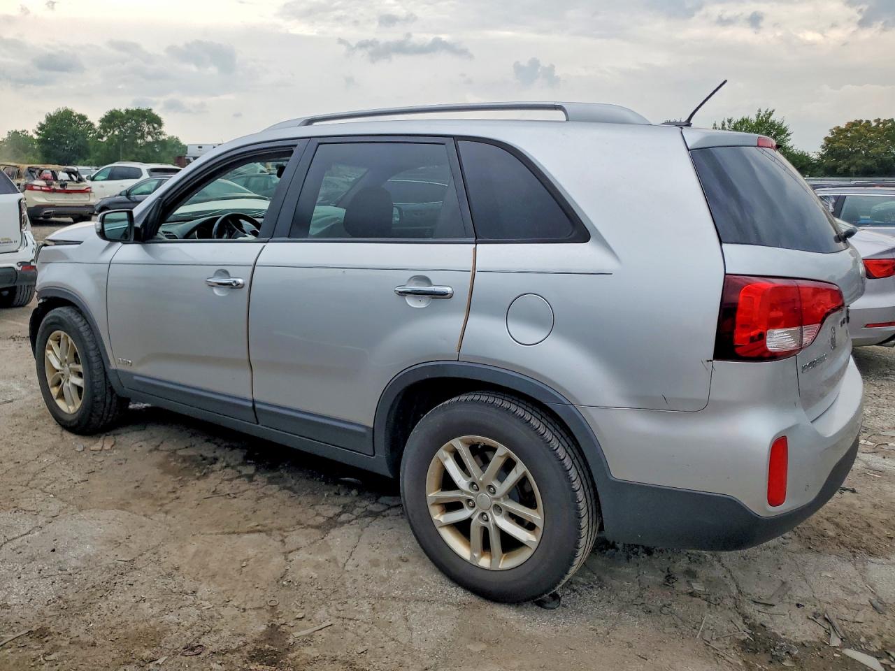 2015 Kia Sorento Lx Silver vin: 5XYKTDA63FG560494