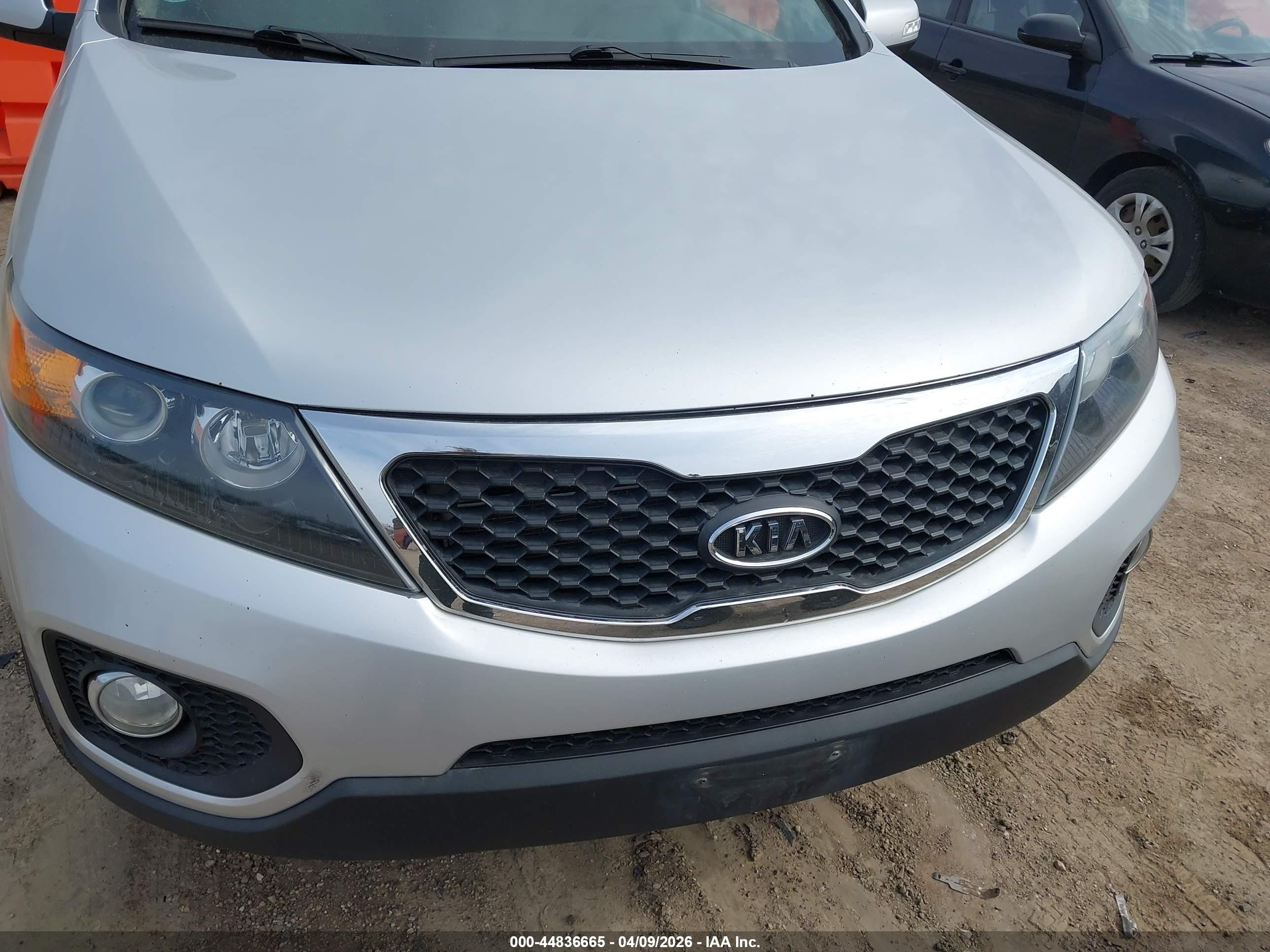 2012 Kia Sorento Lx Silver vin: 5XYKTDA64CG306532