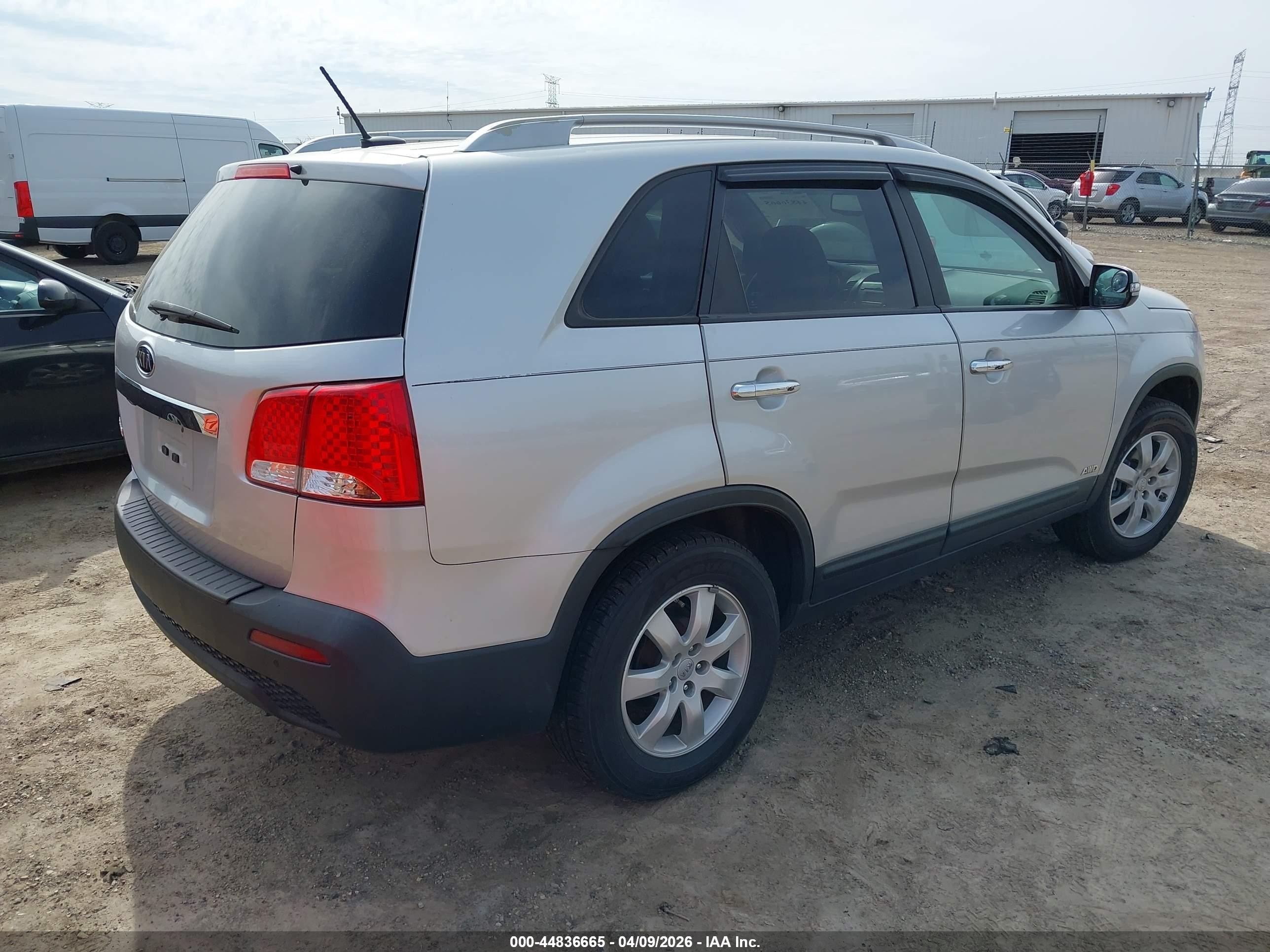 2012 Kia Sorento Lx Silver vin: 5XYKTDA64CG306532