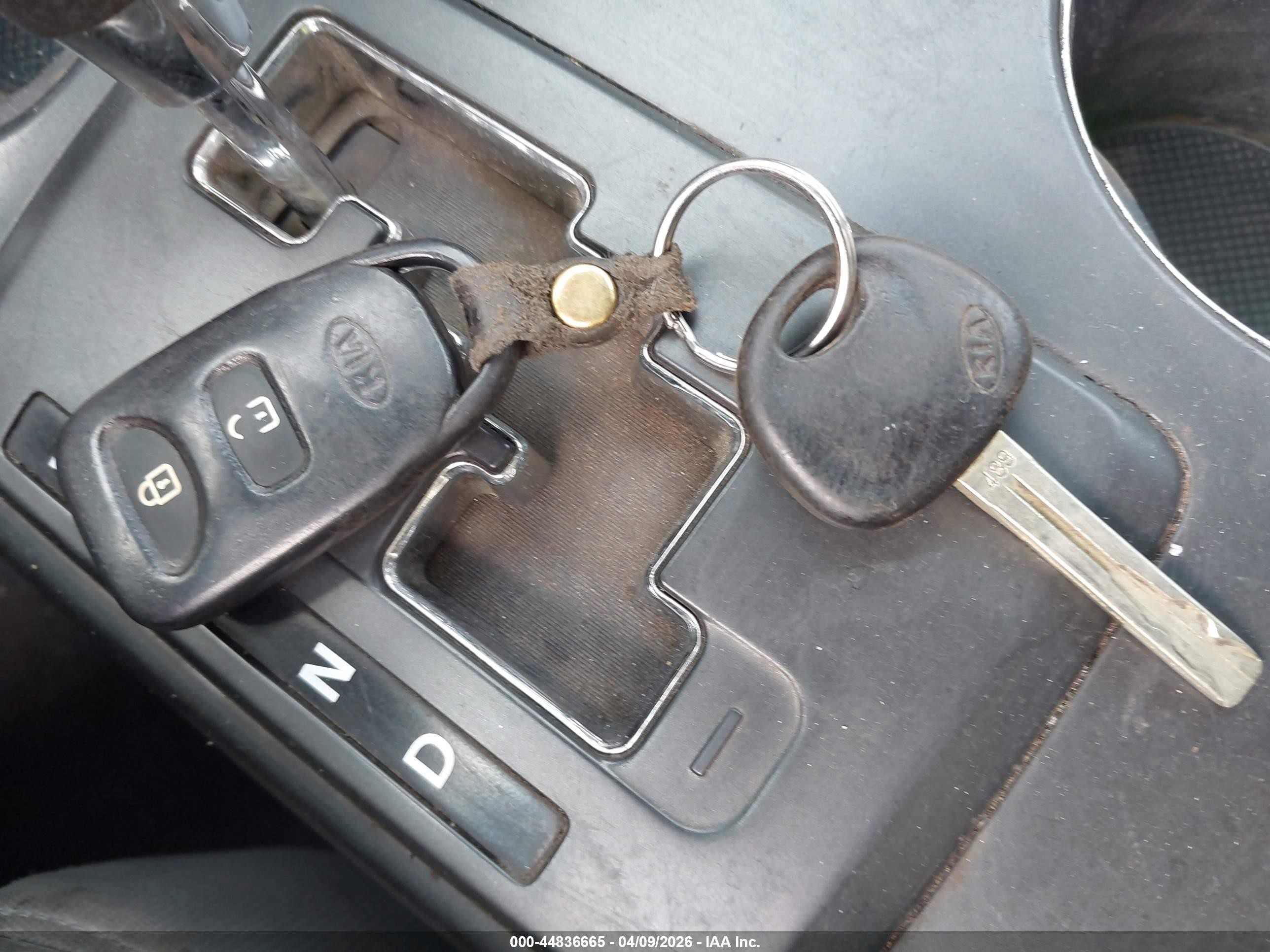 2012 Kia Sorento Lx Silver vin: 5XYKTDA64CG306532