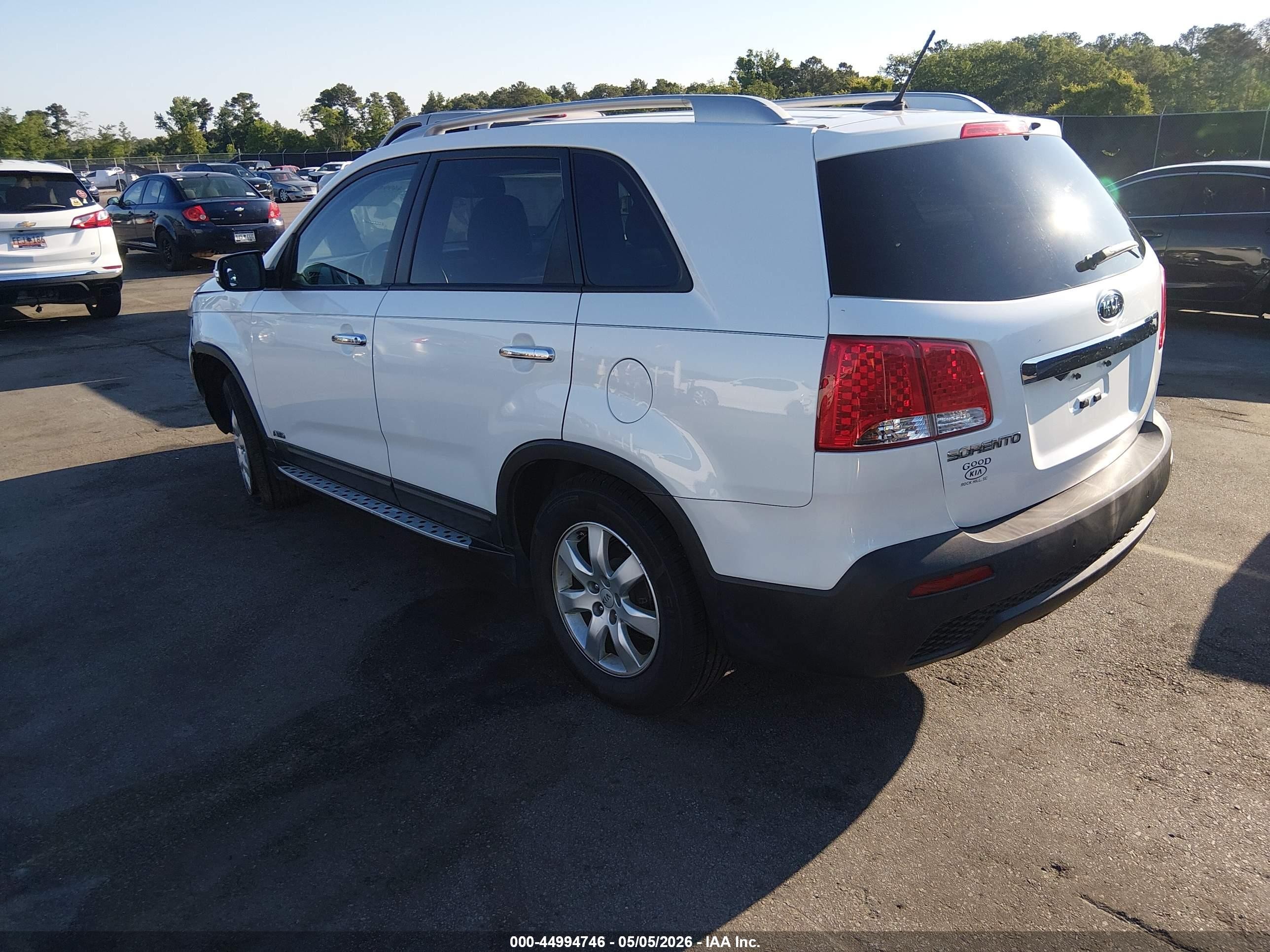 2012 Kia Sorento Lx White vin: 5XYKTDA65CG212482