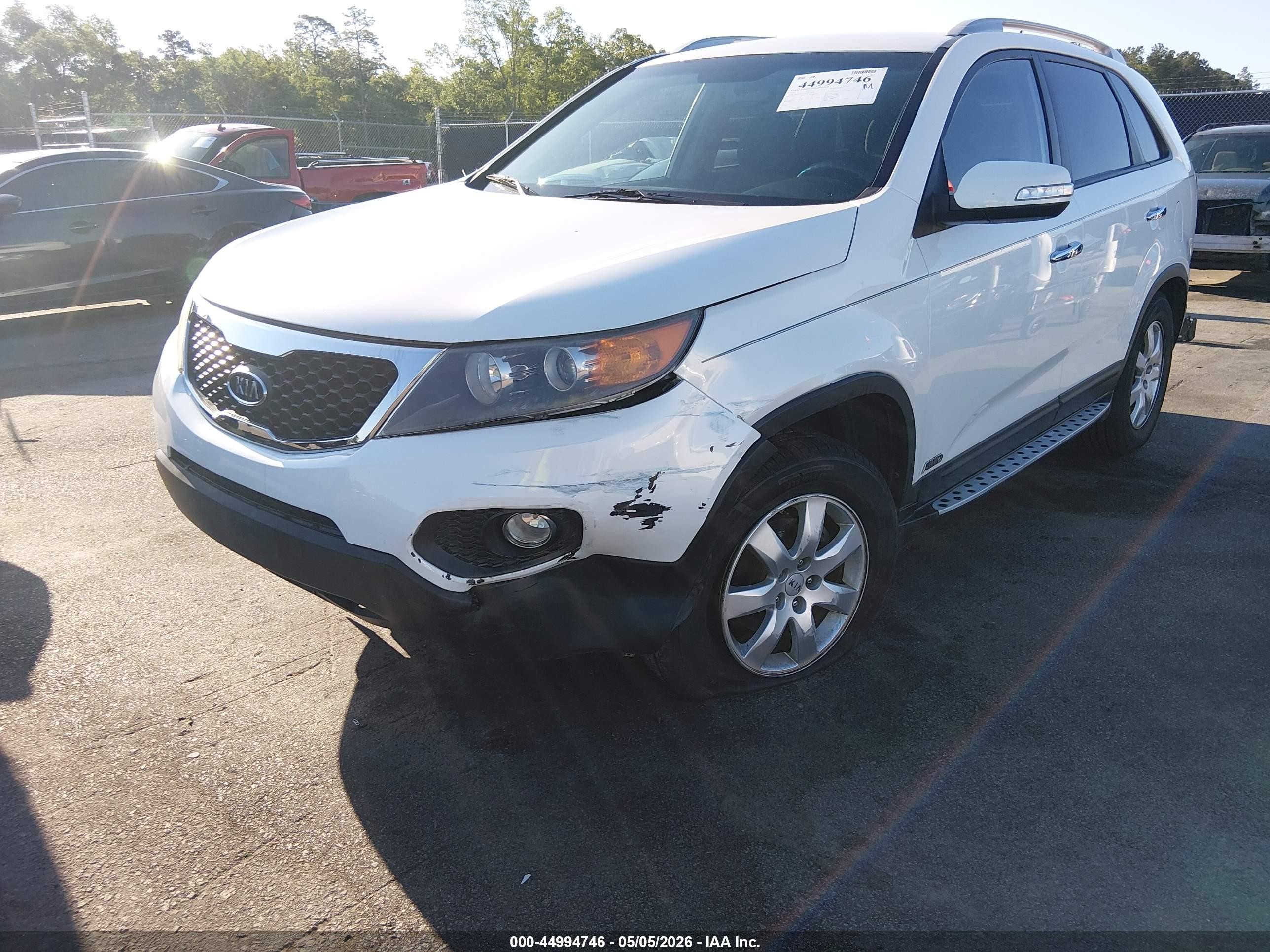 2012 Kia Sorento Lx White vin: 5XYKTDA65CG212482