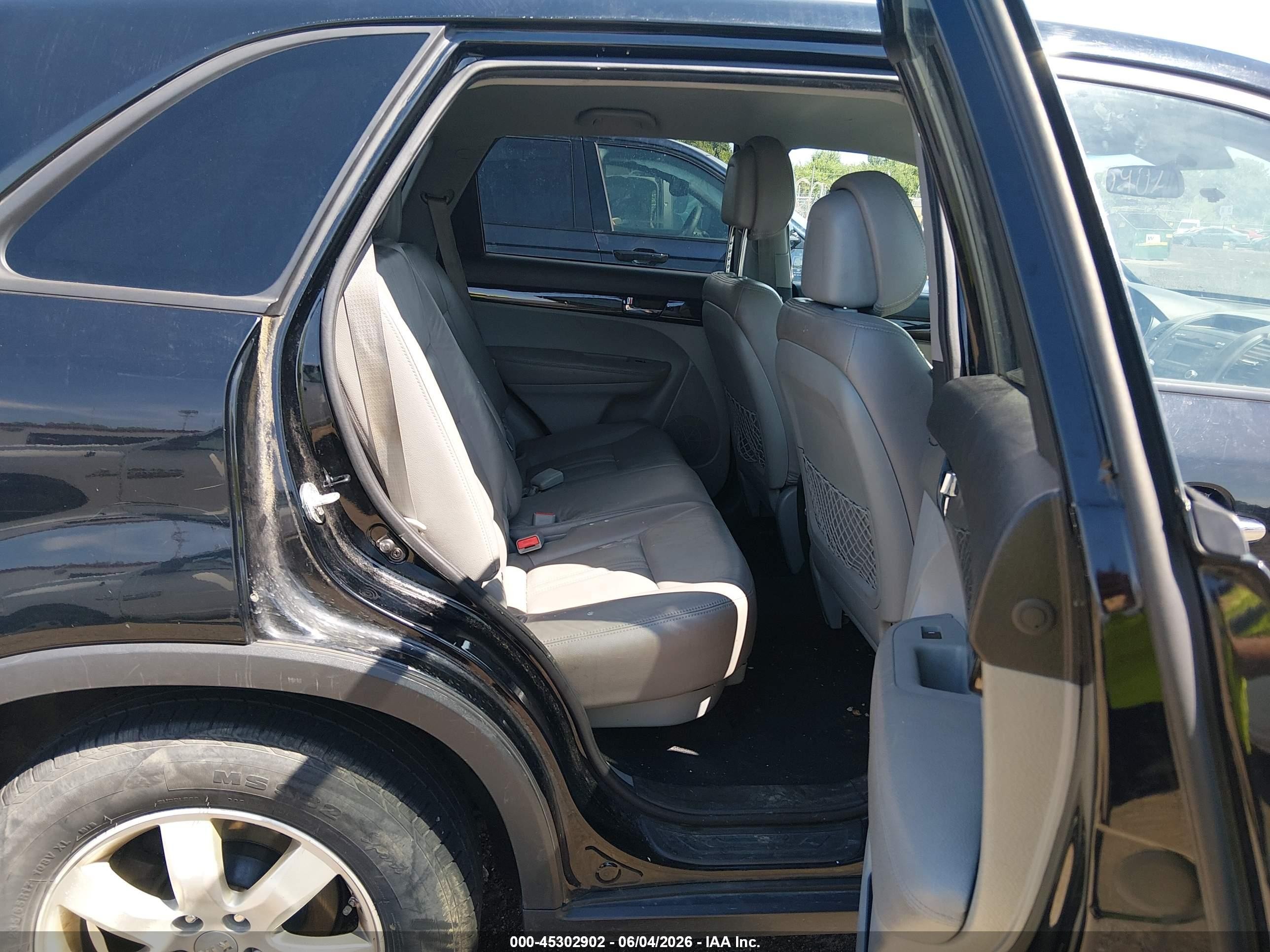 2013 Kia Sorento Lx Black vin: 5XYKTDA65DG329223