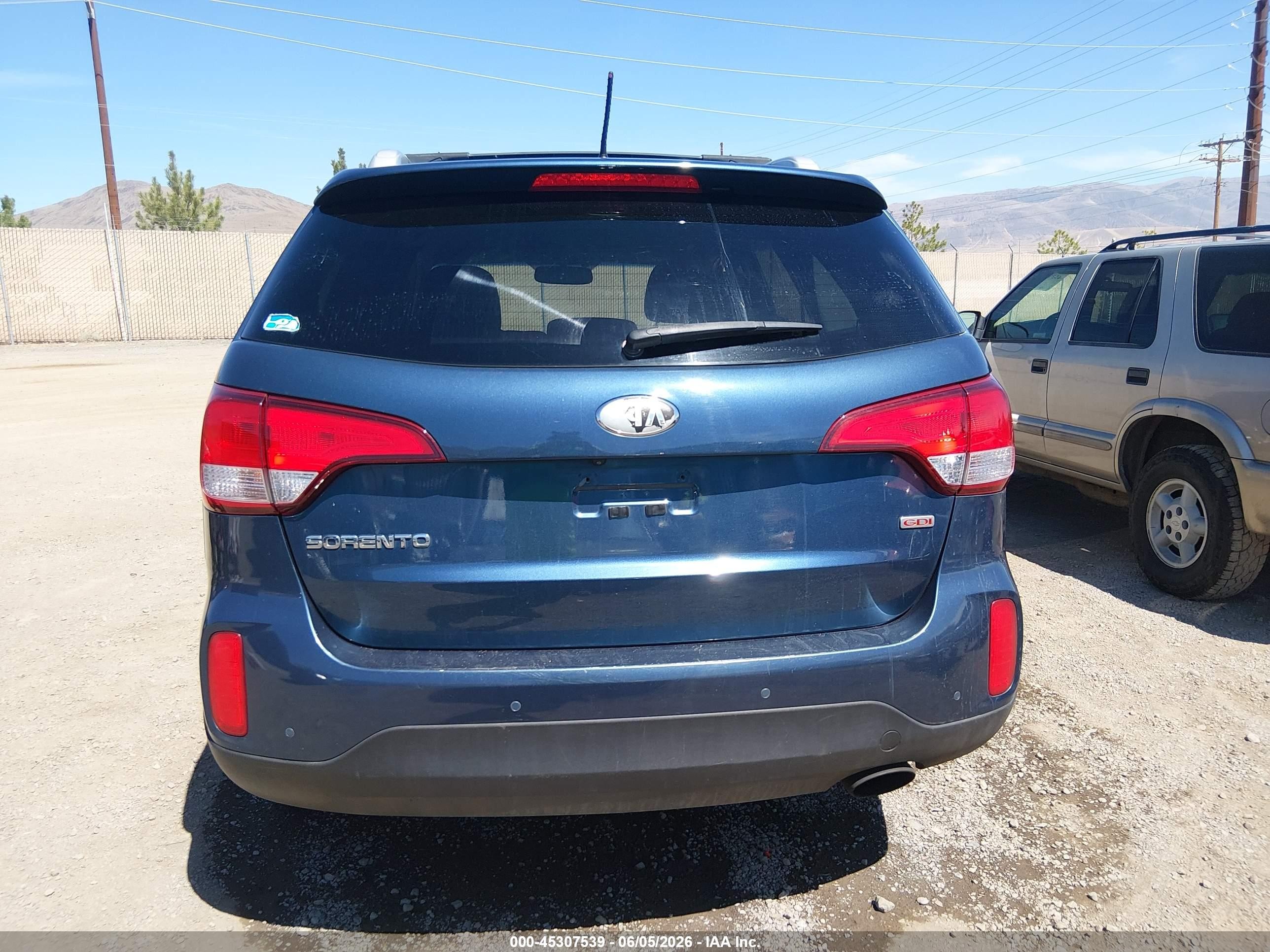 2014 Kia Sorento Lx Blue vin: 5XYKTDA65EG442798
