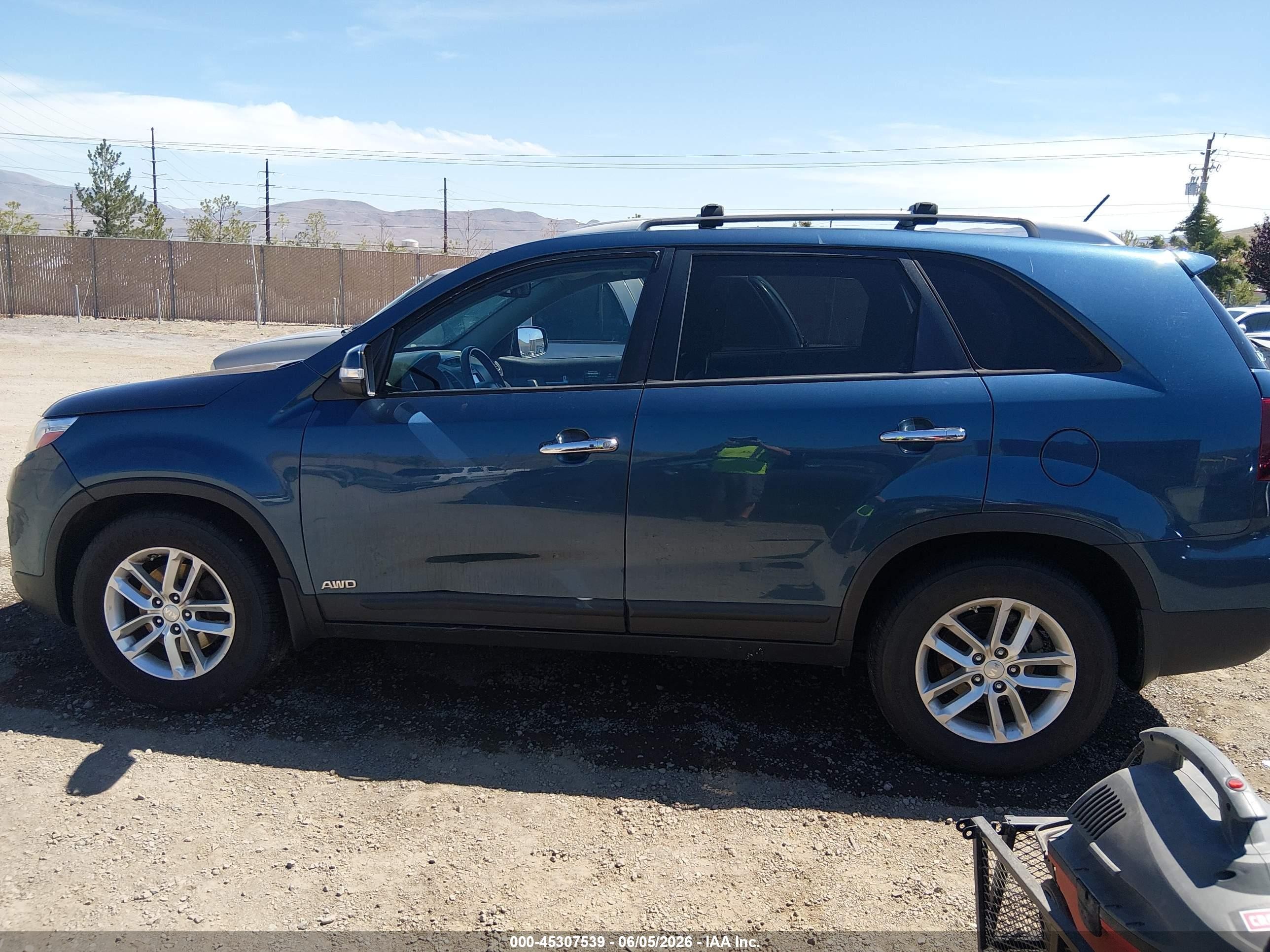 2014 Kia Sorento Lx Blue vin: 5XYKTDA65EG442798