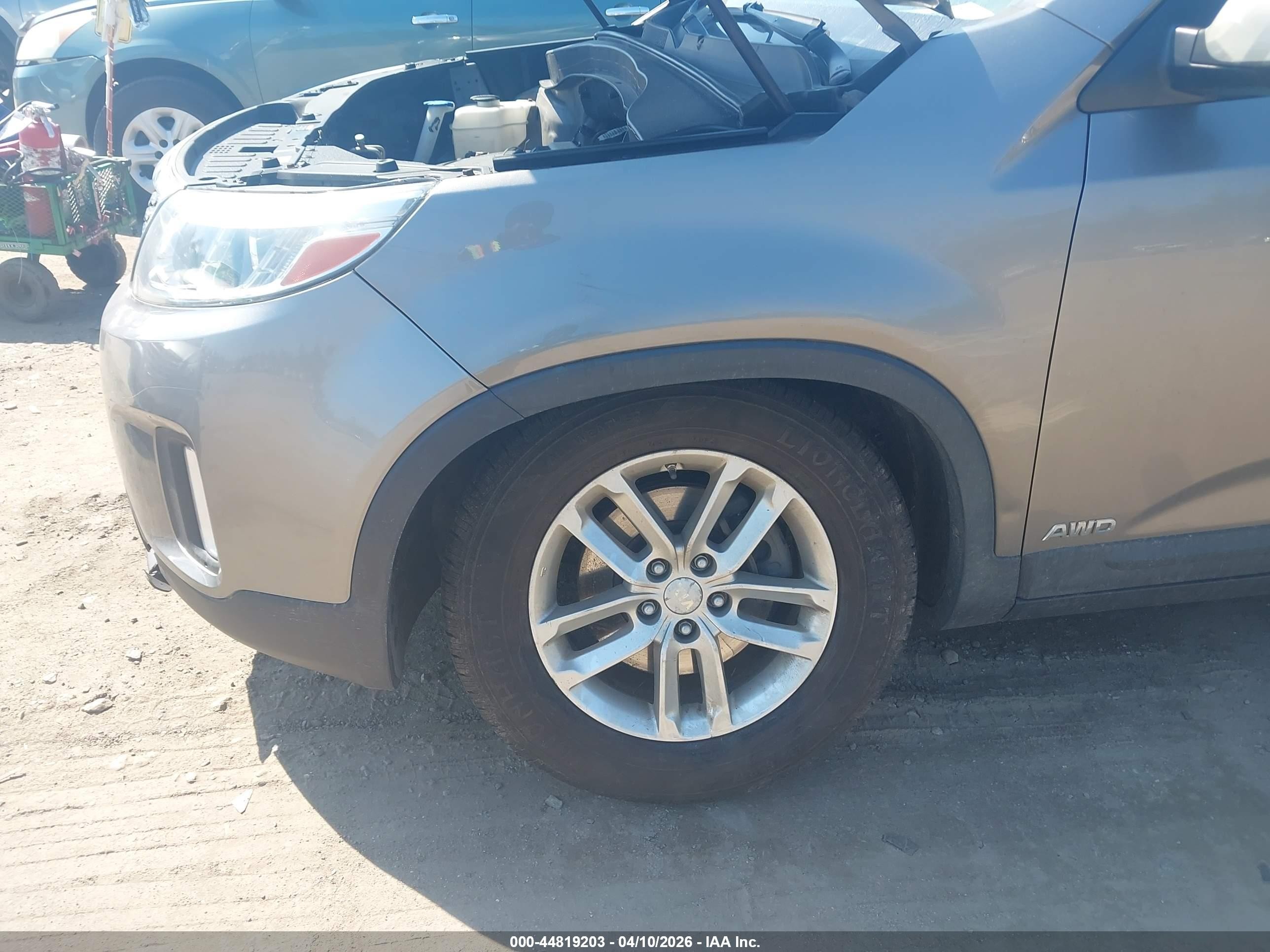 2015 Kia Sorento Lx Silver vin: 5XYKTDA65FG554700