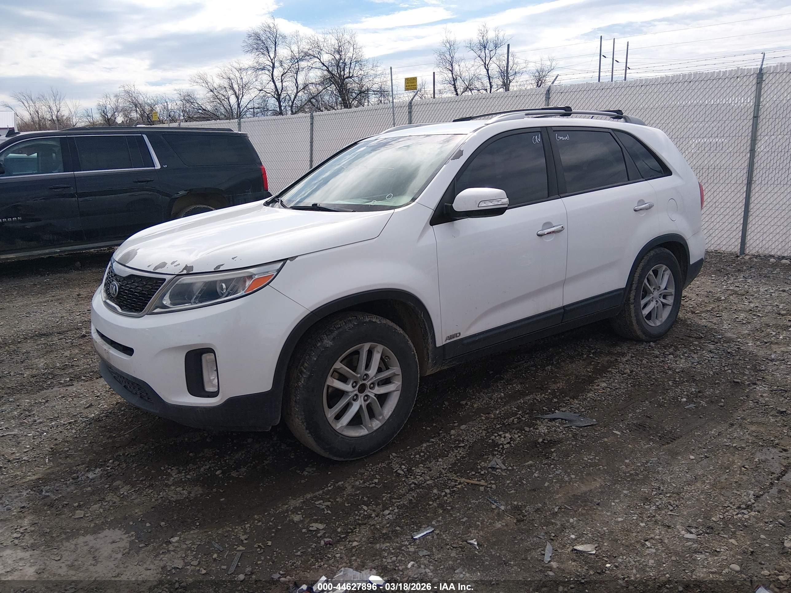 2015 Kia Sorento Lx White vin: 5XYKTDA65FG561937