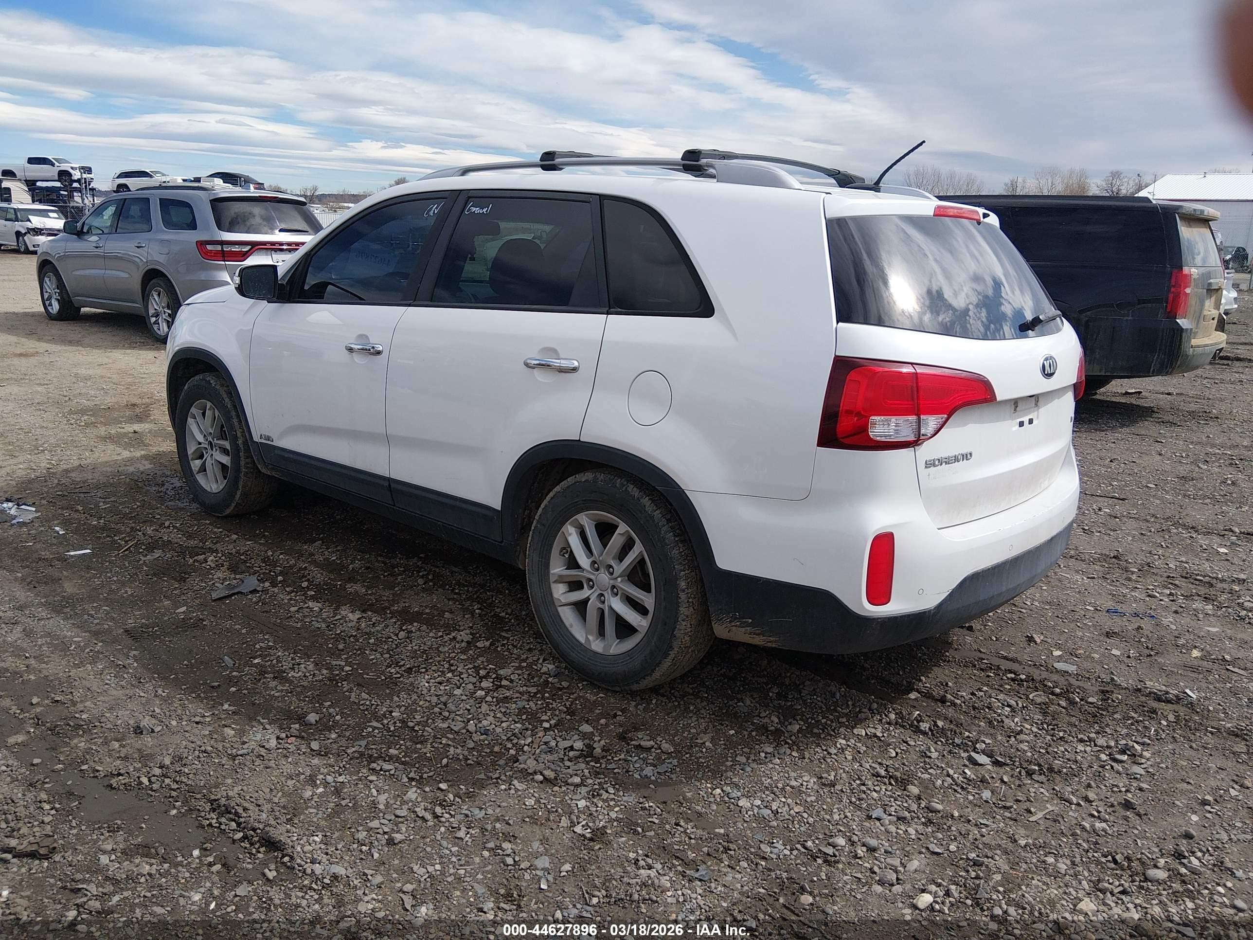 2015 Kia Sorento Lx White vin: 5XYKTDA65FG561937