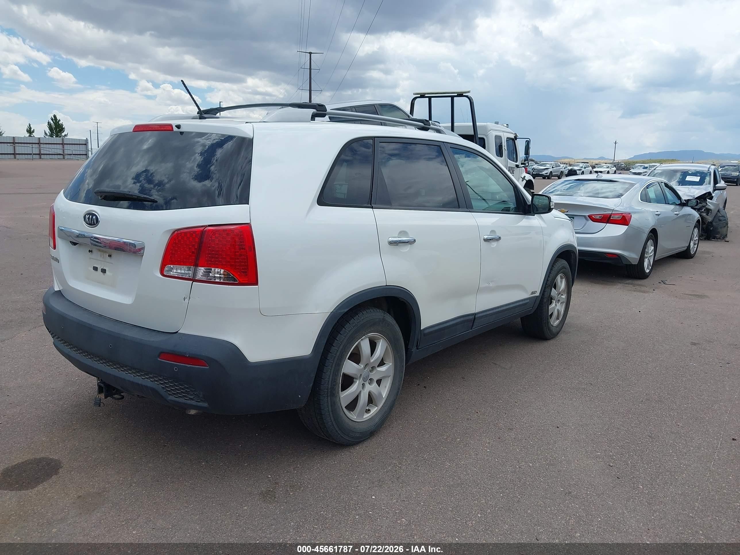 2012 Kia Sorento Lx White vin: 5XYKTDA66CG255180