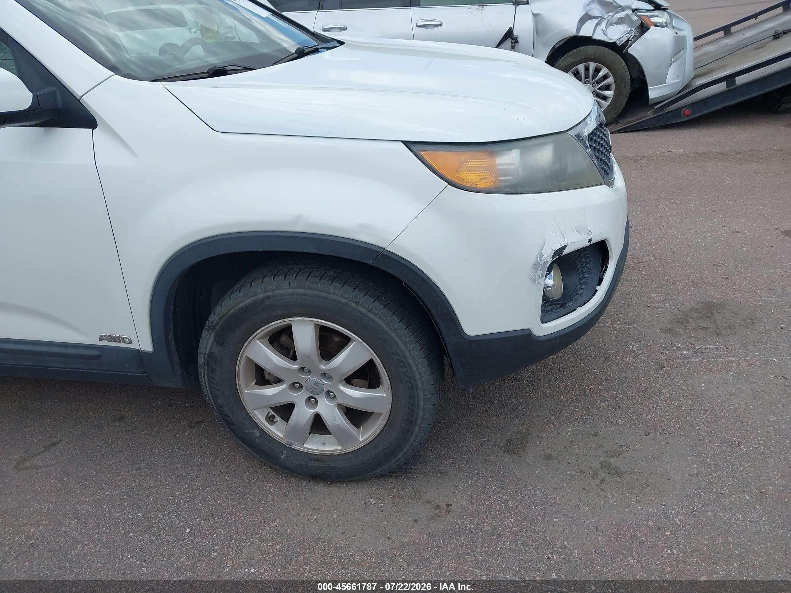 2012 Kia Sorento Lx White vin: 5XYKTDA66CG255180