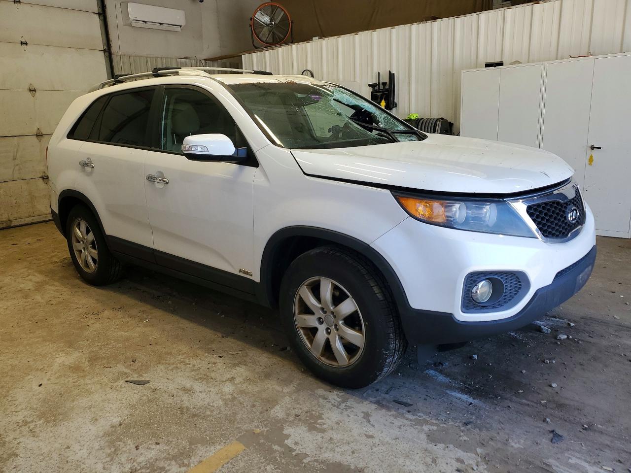 2012 Kia Sorento Lx Белый vin: 5XYKTDA66CG259553