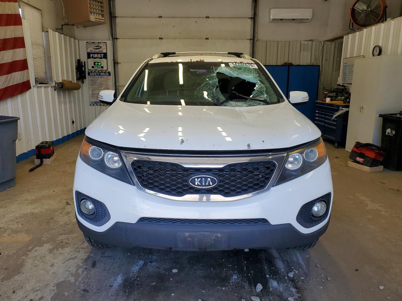2012 Kia Sorento Lx Белый vin: 5XYKTDA66CG259553