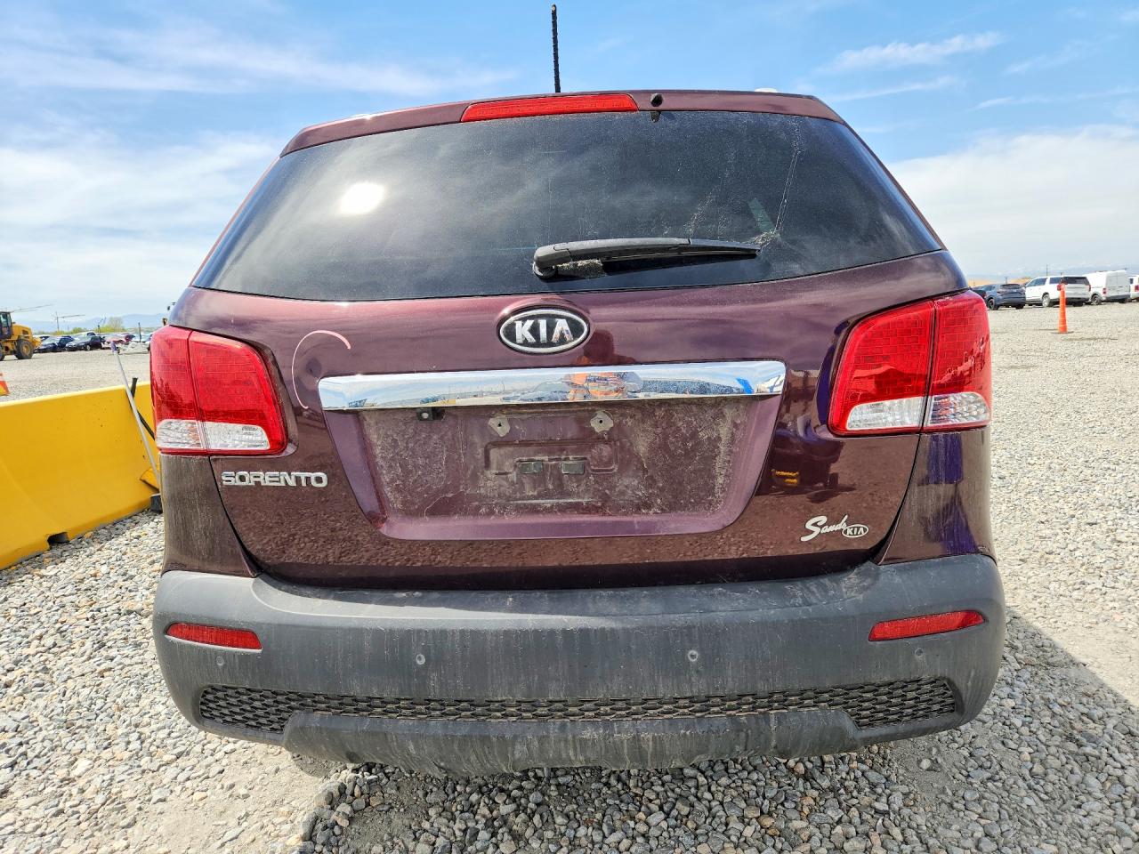 2012 Kia Sorento Lx Burgundy vin: 5XYKTDA66CG277938