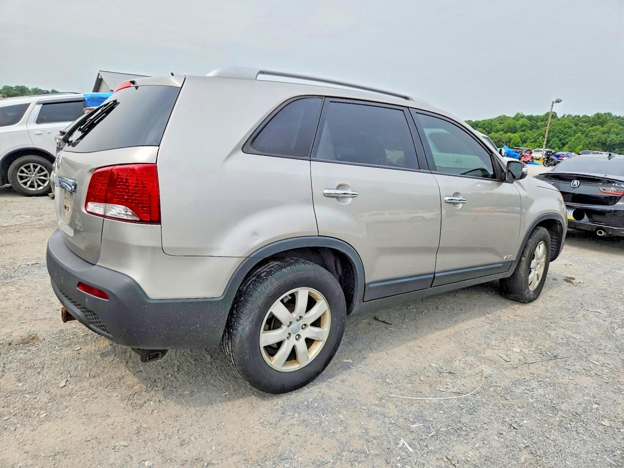 2013 Kia Sorento Lx Gray vin: 5XYKTDA67DG373692