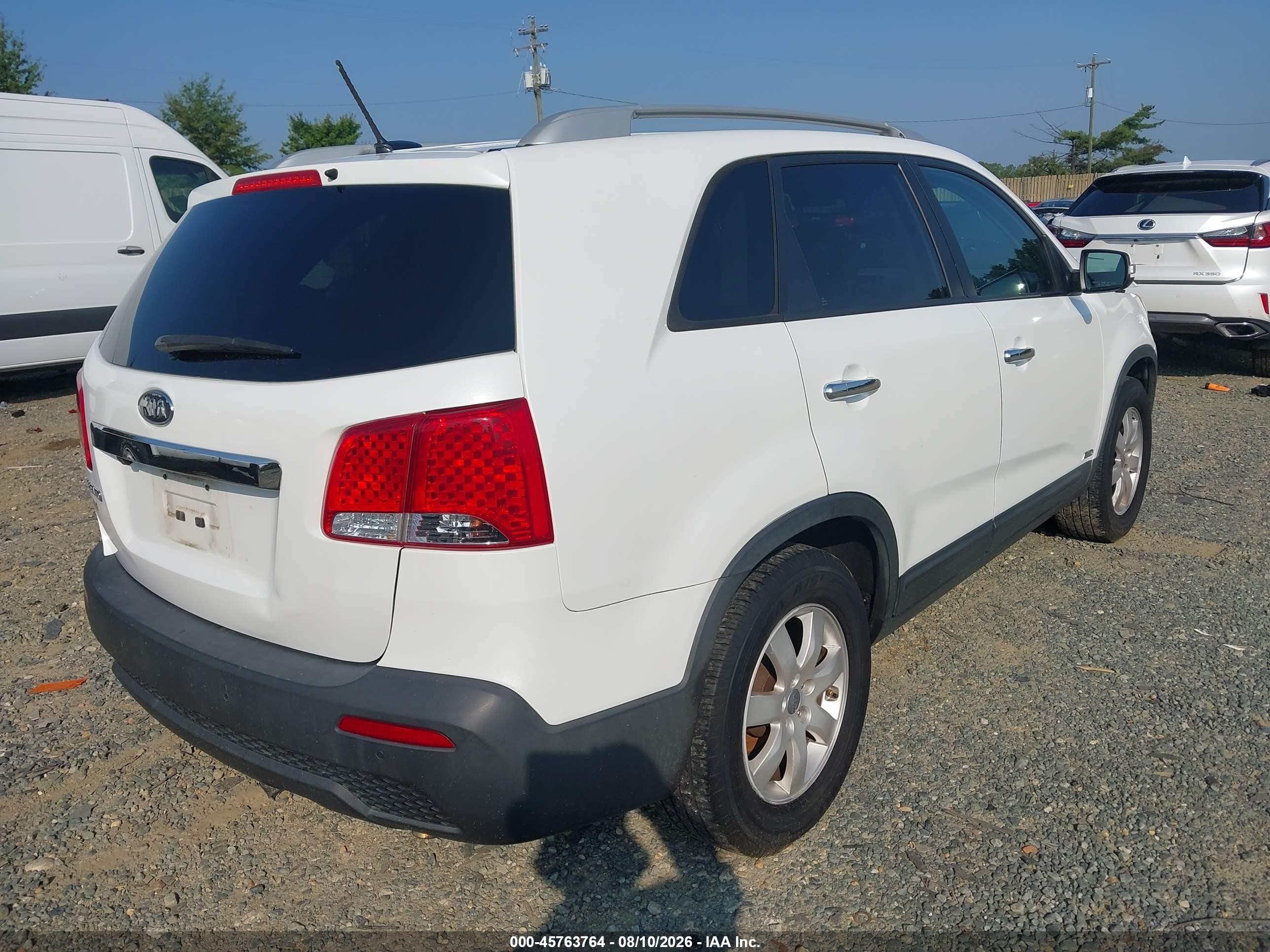 2013 Kia Sorento Lx Белый vin: 5XYKTDA67DG406450