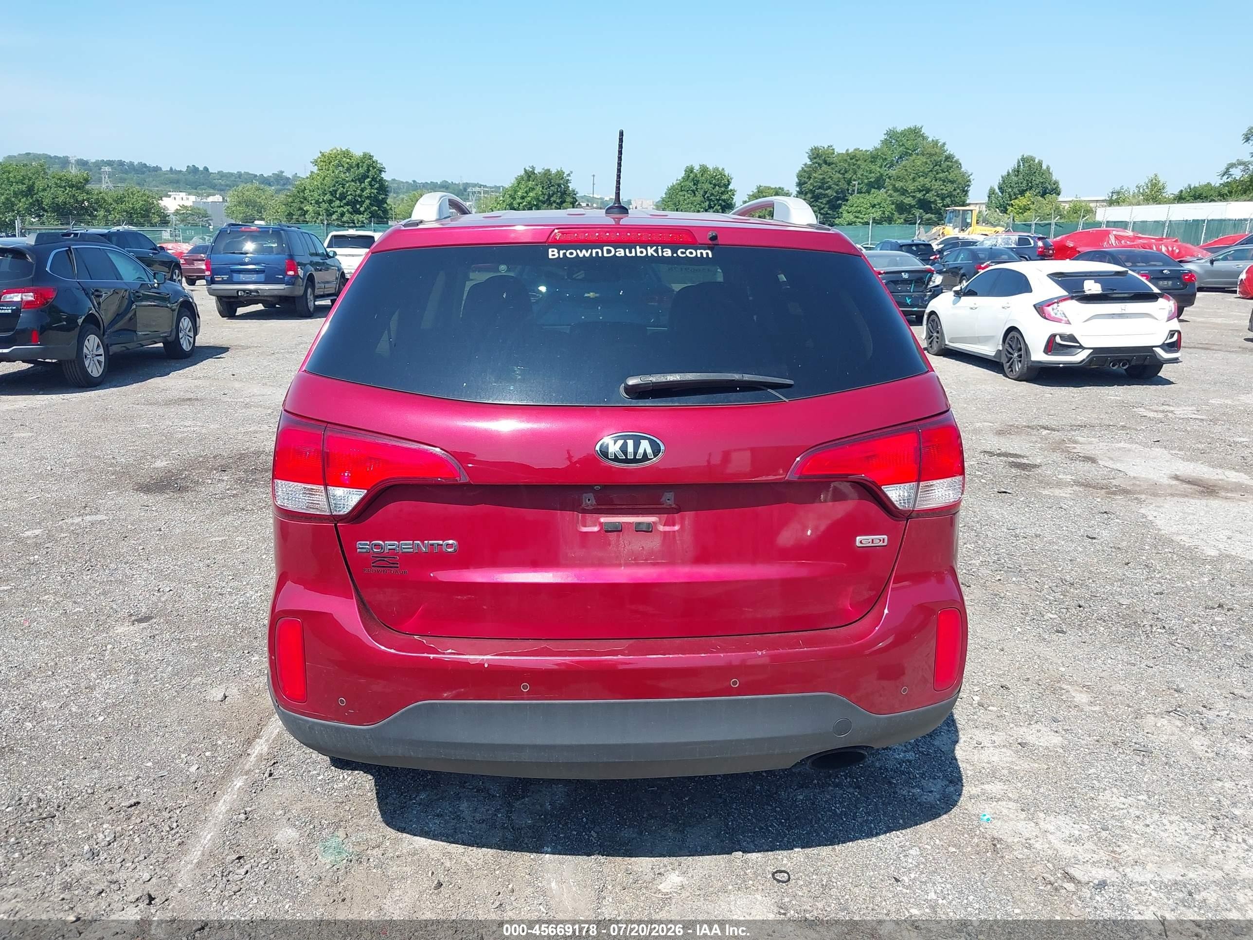 2015 Kia Sorento Lx Красный vin: 5XYKTDA67FG640722