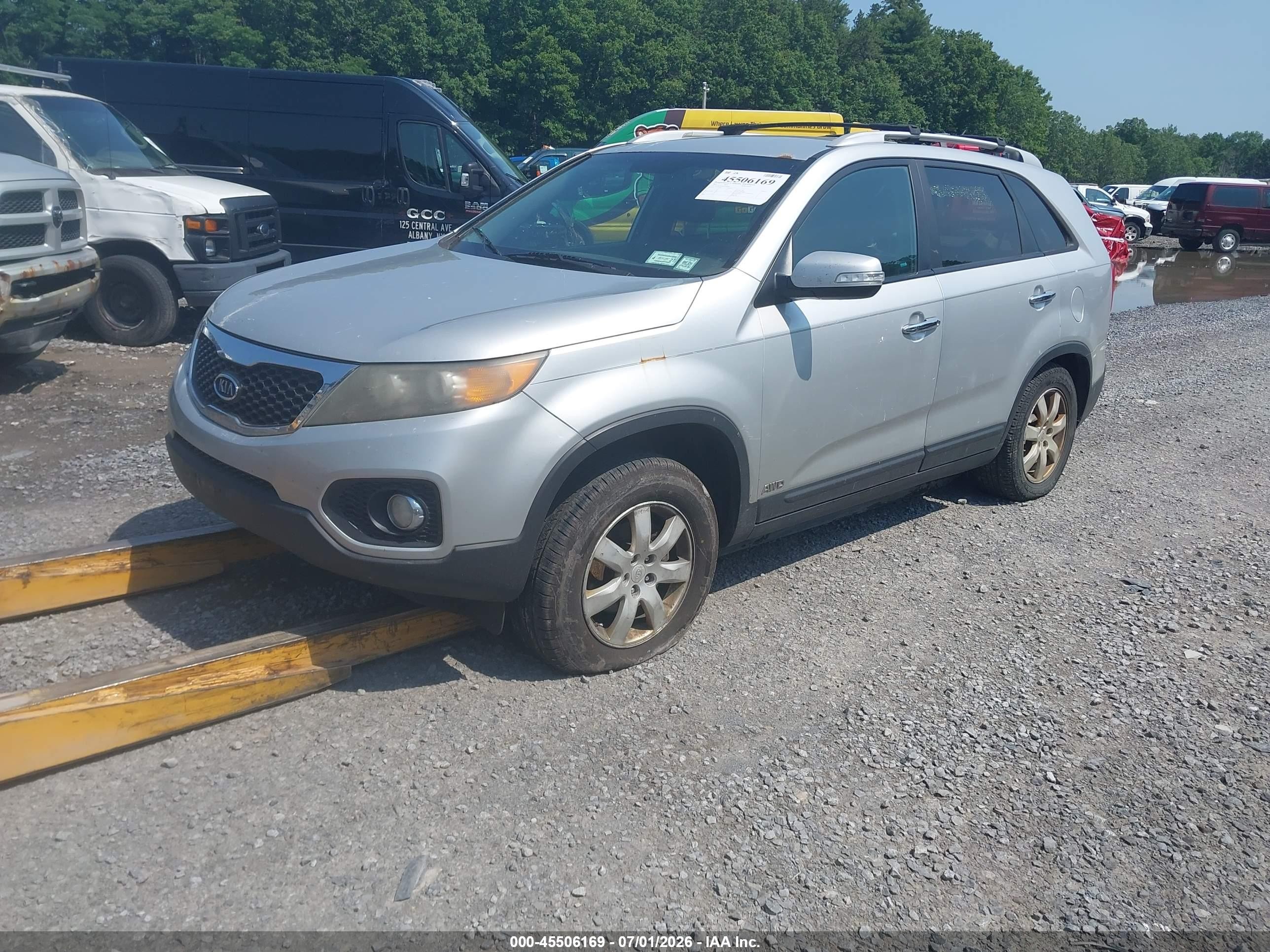 2012 Kia Sorento Lx Silver vin: 5XYKTDA68CG188856