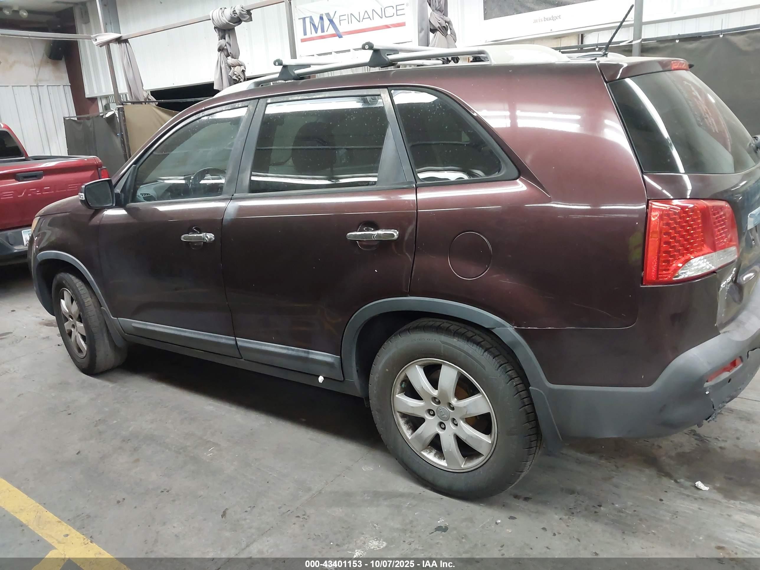 2012 Kia Sorento Lx Red vin: 5XYKTDA68CG278816