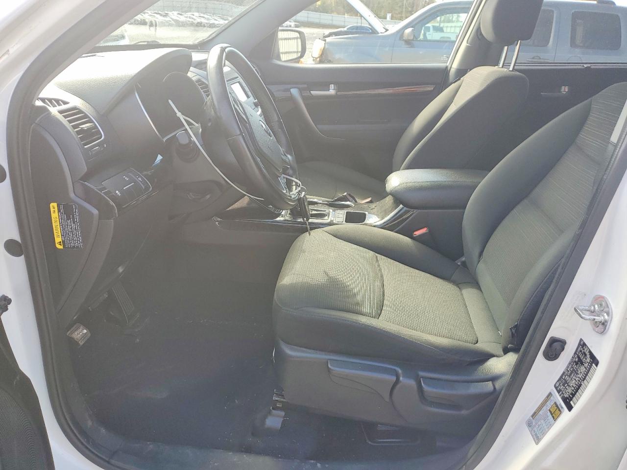 2014 Kia Sorento Lx White vin: 5XYKTDA68EG508910