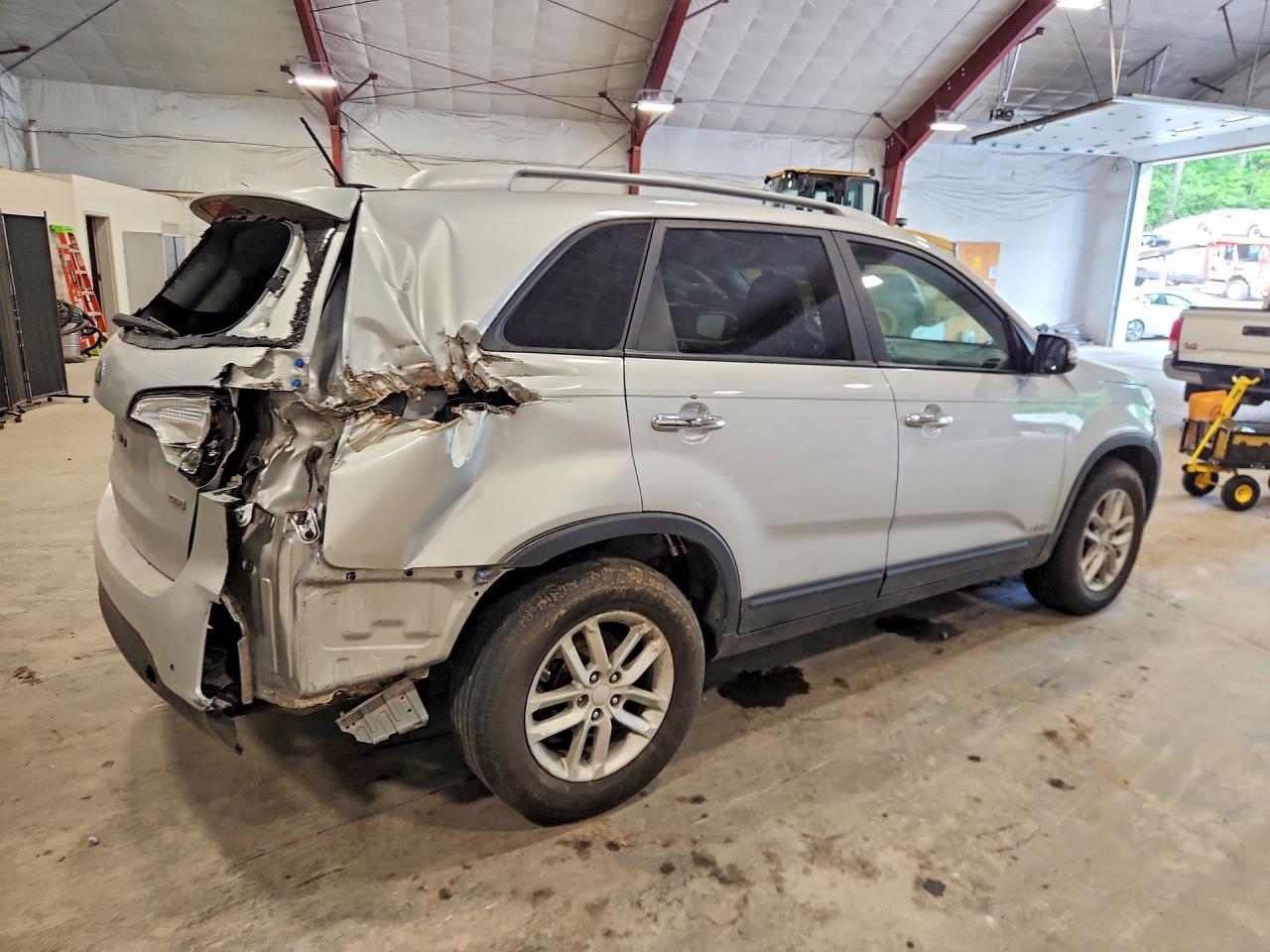 2014 Kia Sorento Lx Silver vin: 5XYKTDA69EG482673