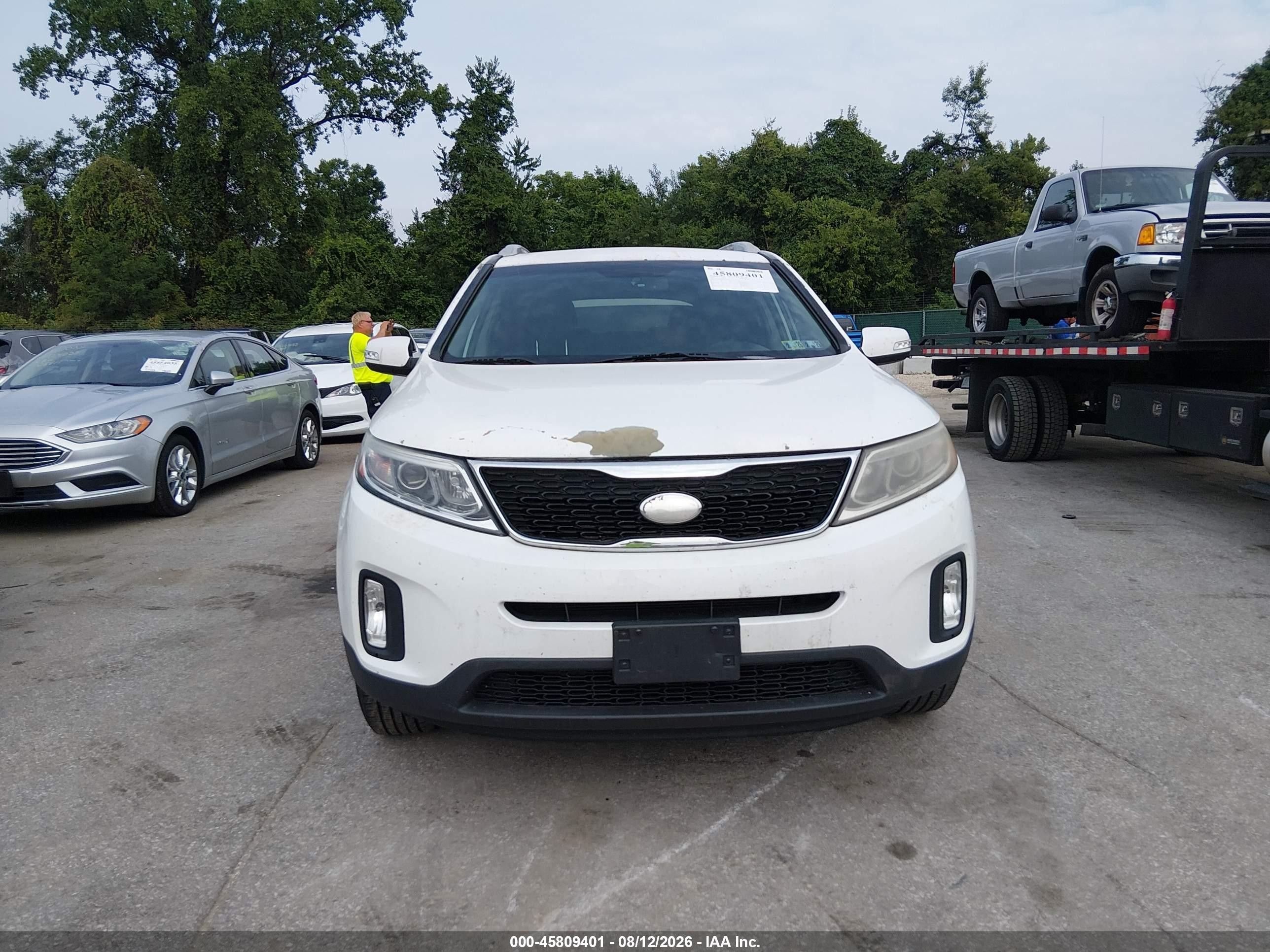 2014 Kia Sorento Lx White vin: 5XYKTDA69EG511508
