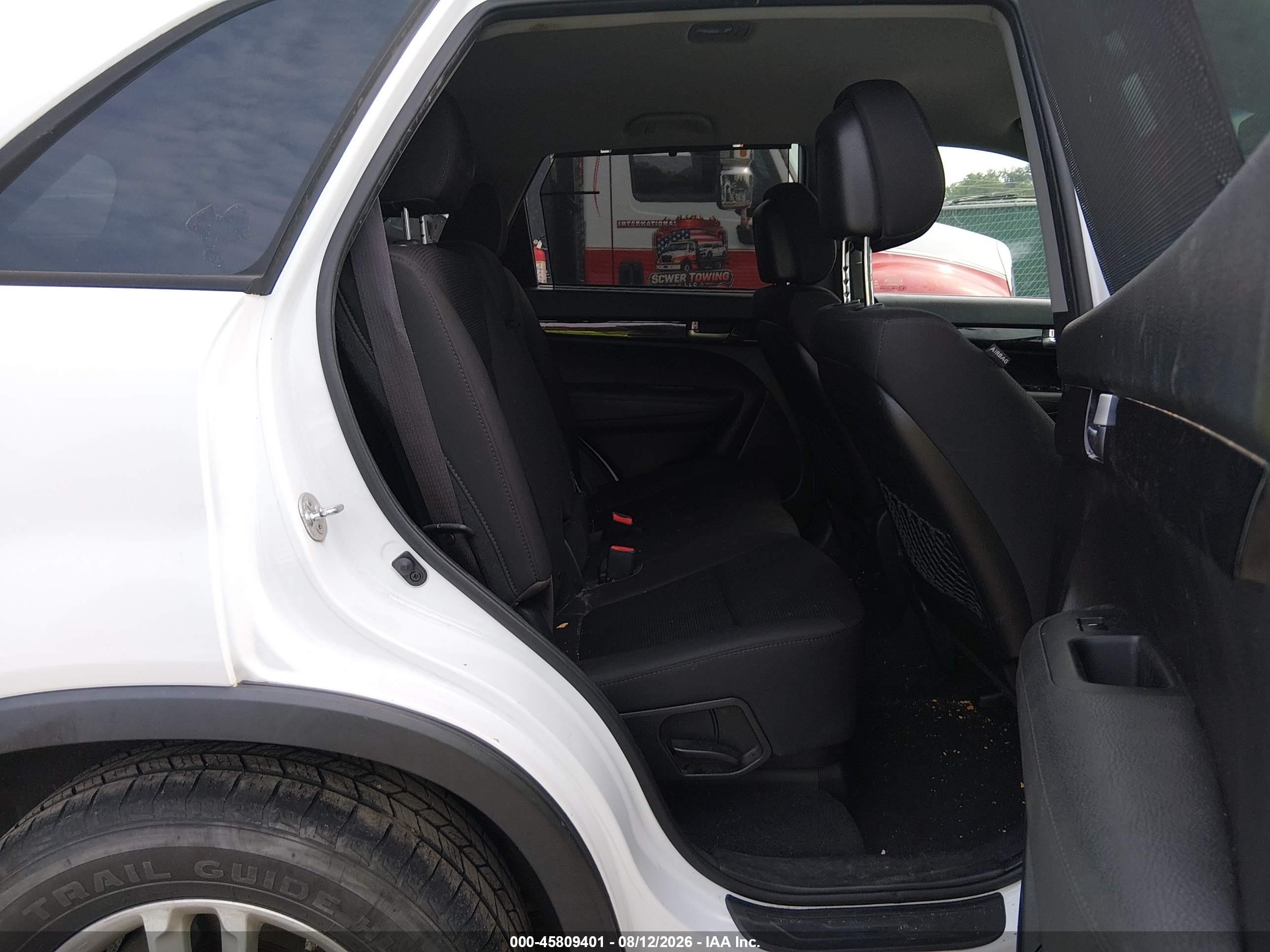 2014 Kia Sorento Lx White vin: 5XYKTDA69EG511508