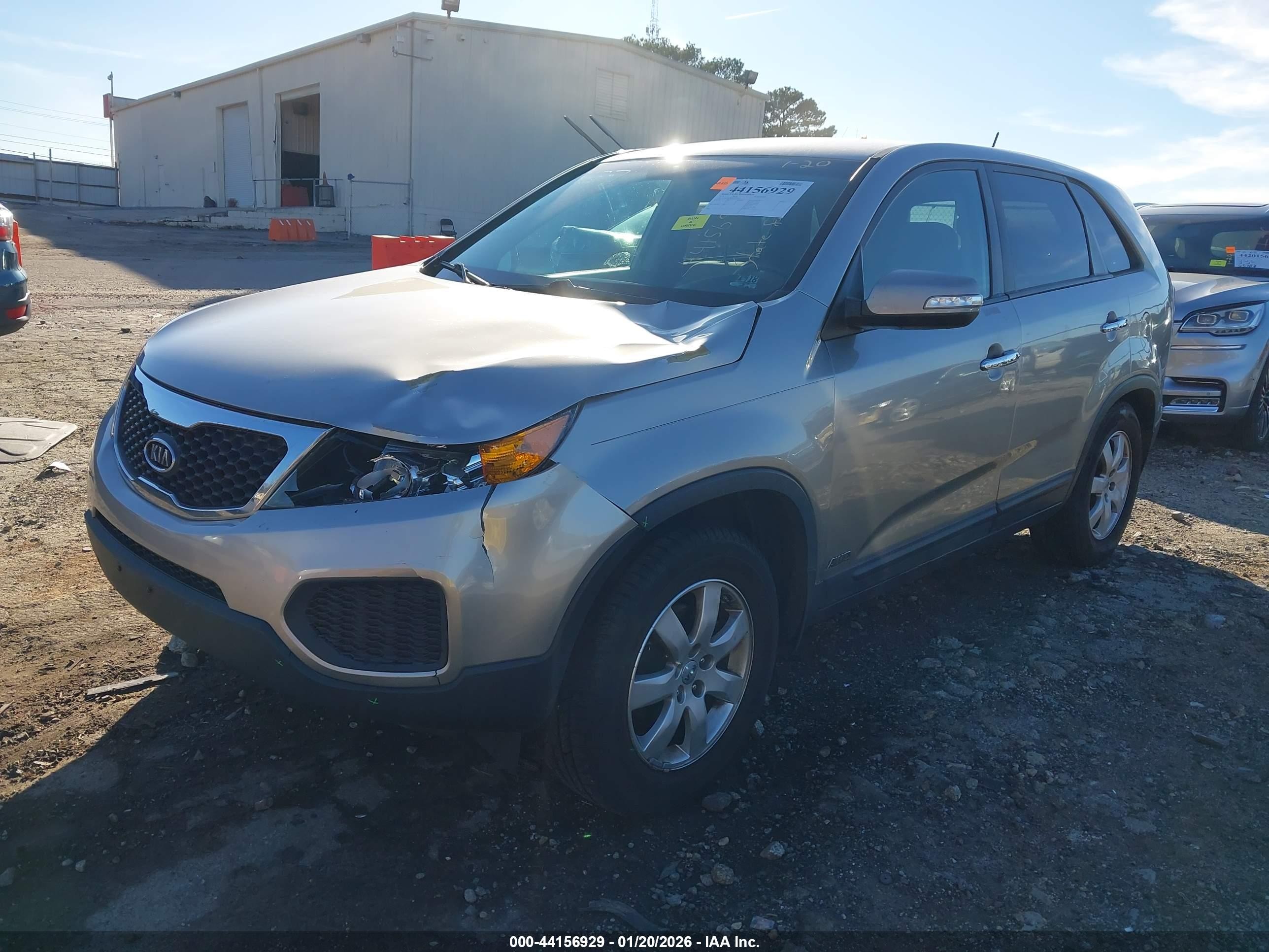 2013 Kia Sorento Lx Серебряный vin: 5XYKTDA6XDG399137